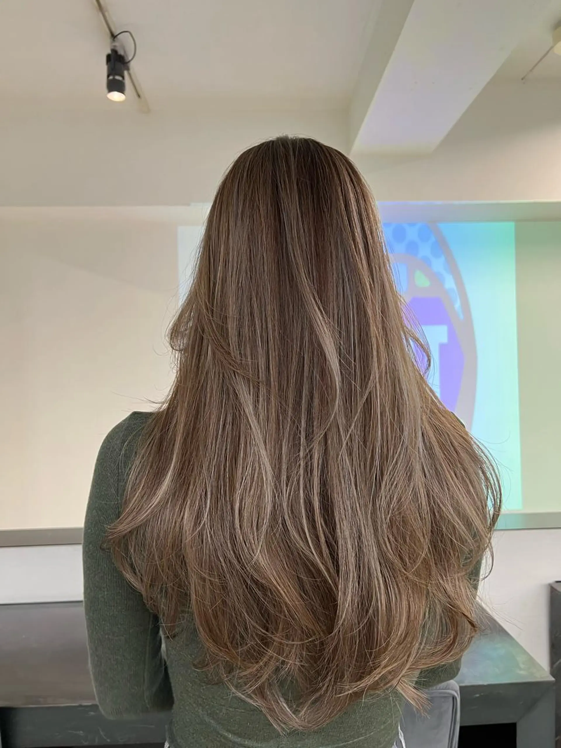 ロング カラー バレイヤージュ ブリーチ ケアブリーチ ハイライトカラー ハイライト レイヤーカット💖 Kaedeのヘアスタイル