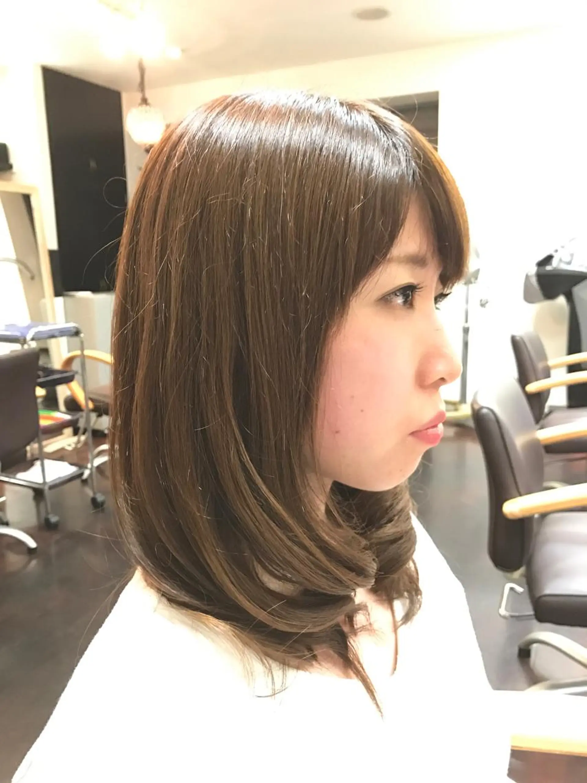 セミロング 前之園 ひかるのヘアスタイル