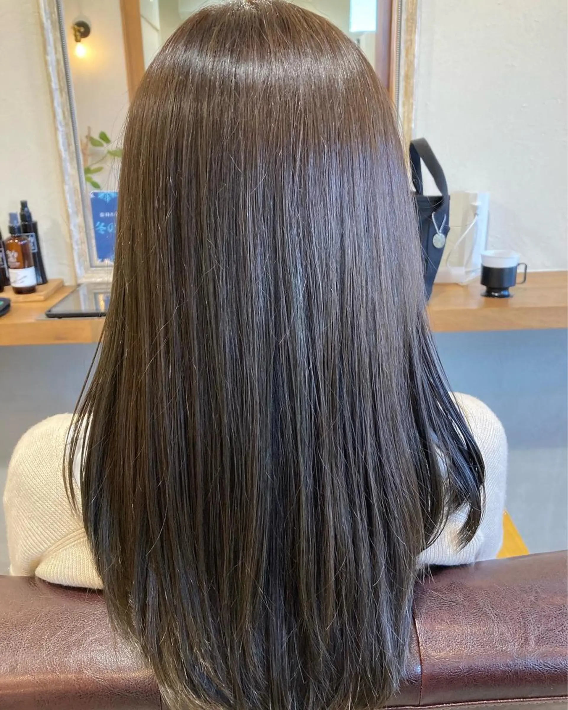 ロング カラー ベージュカラー 三島 有佳里のヘアスタイル