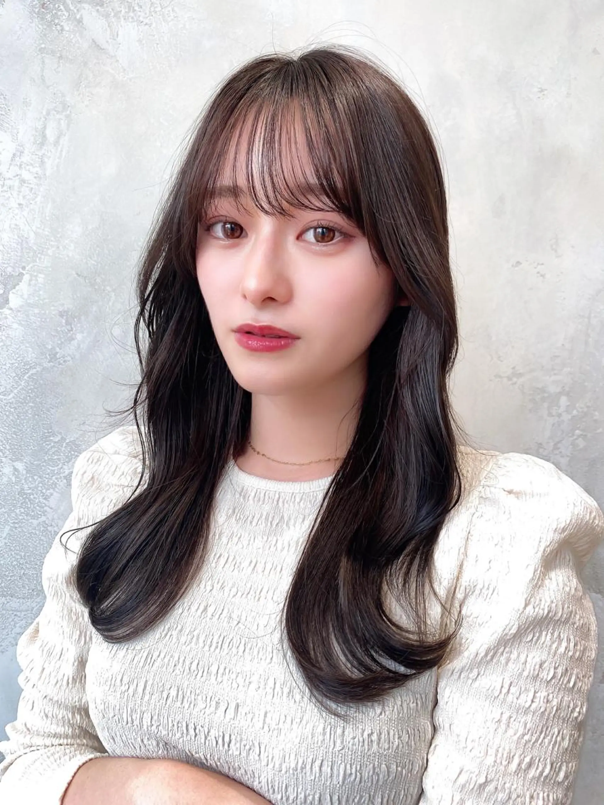 セミロング カラー くびれヘア レイヤーカット シースルーバング 小顔カット 顔周り/くびれヘア 韓国ヘア💕風間るなのヘアスタイル