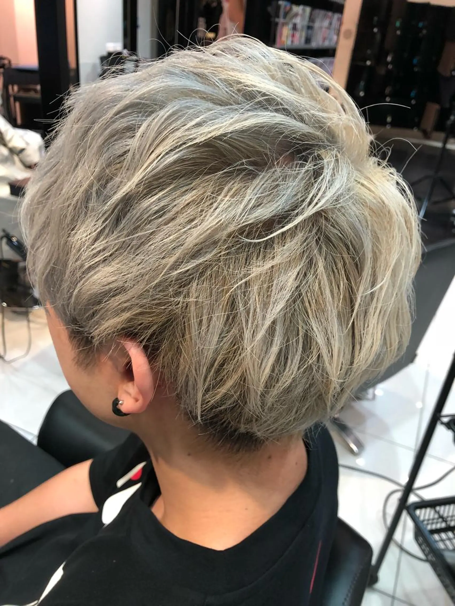 ショート カラー ブリーチ 透明感カラー ヘアカラー ✨髪質改善＆ボブ✨ 近藤 凌のヘアスタイル
