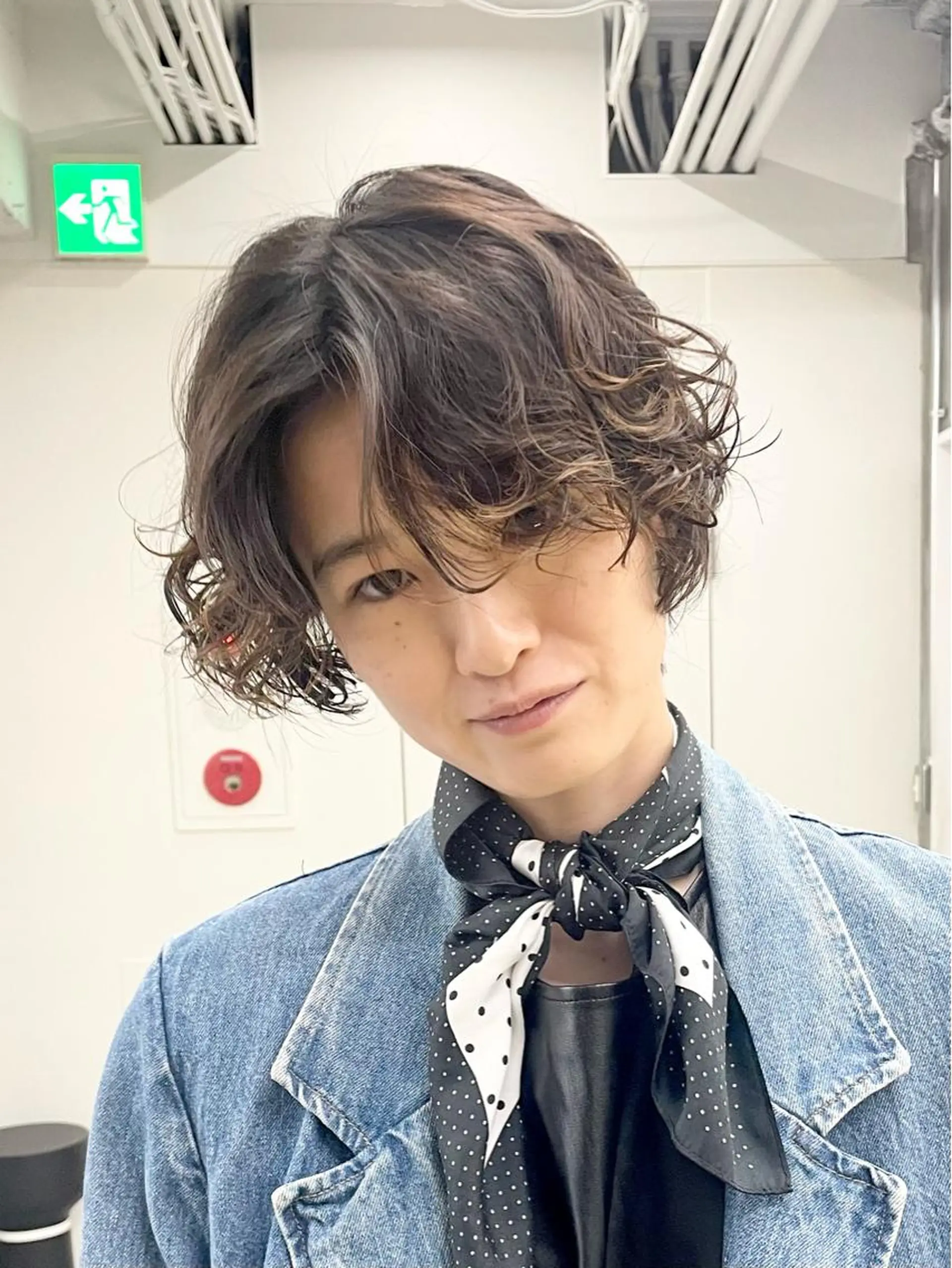 ショート カラー パーマ ヘアアレンジ メンズ メンズバレイヤージュ メンズブリーチ センターパート フェードカット メンズハイライト ハイトーン/レイヤー 🌸さくらのヘアスタイル