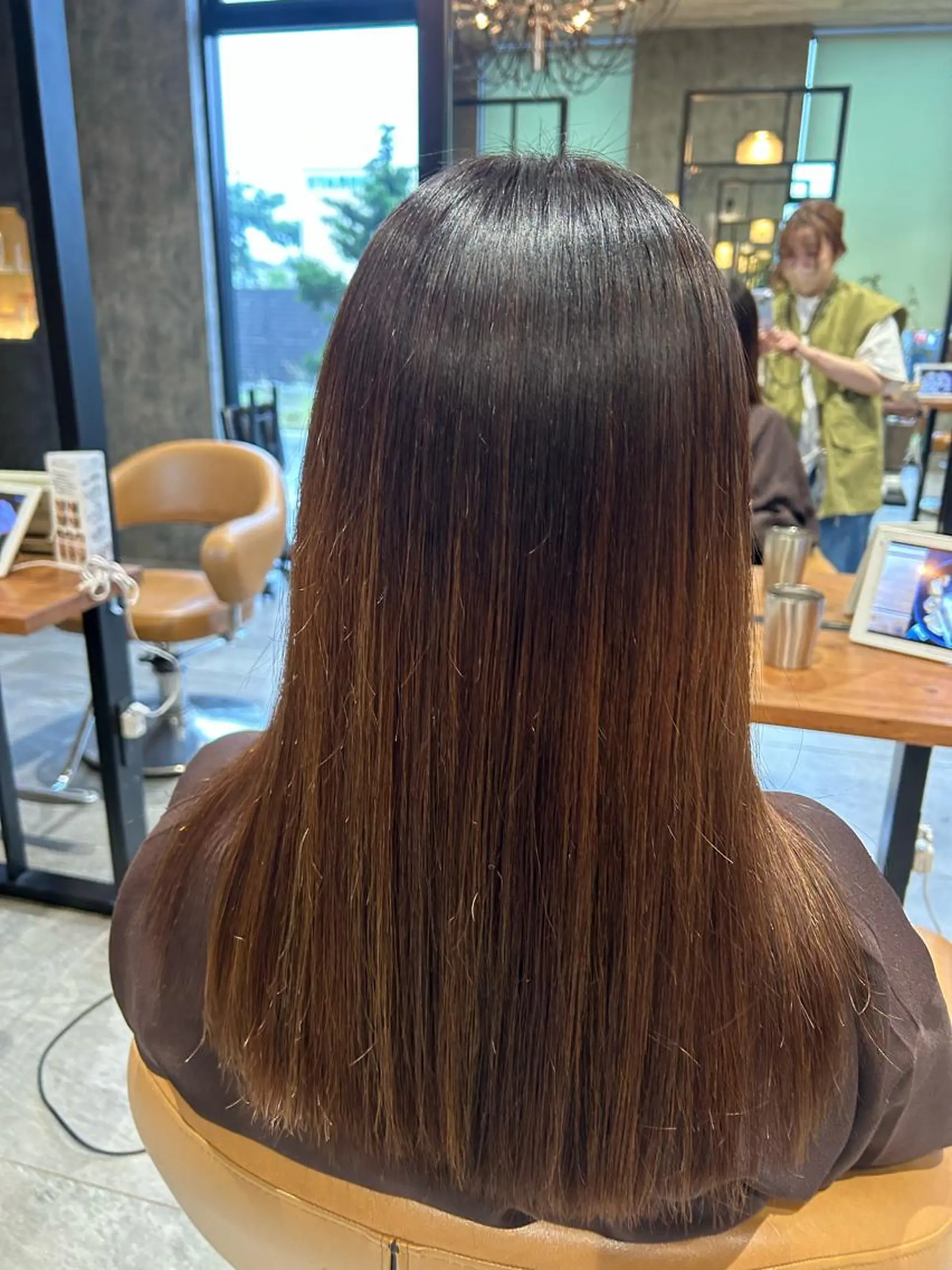 セミロング カット パーマ 縮毛矯正 トリートメント earth尾形美穂 🫧髪質改善縮毛🫧のヘアスタイル
