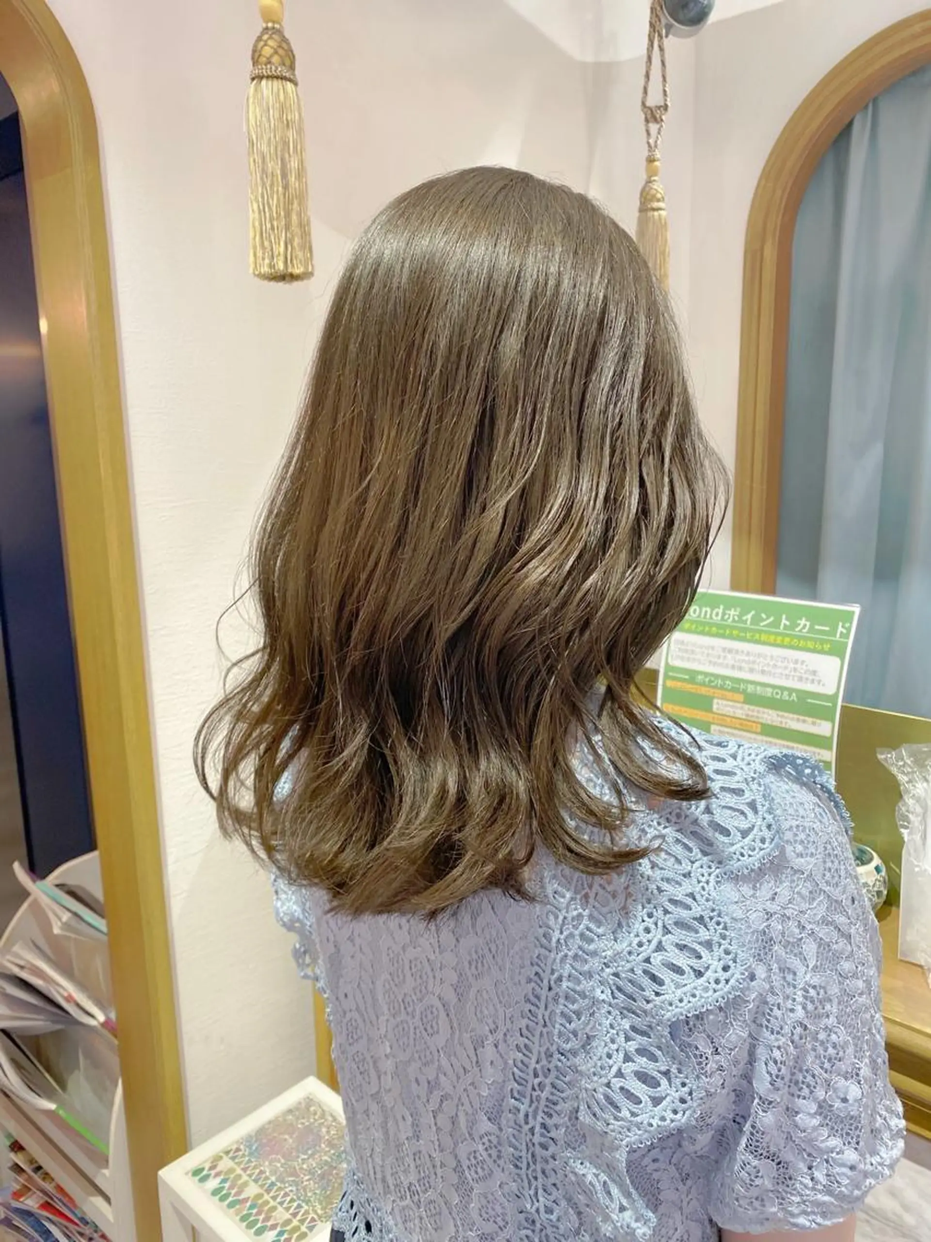 ミディアム カット ヘアカラー トリートメント レイヤーカット /透明感カラー西田のヘアスタイル