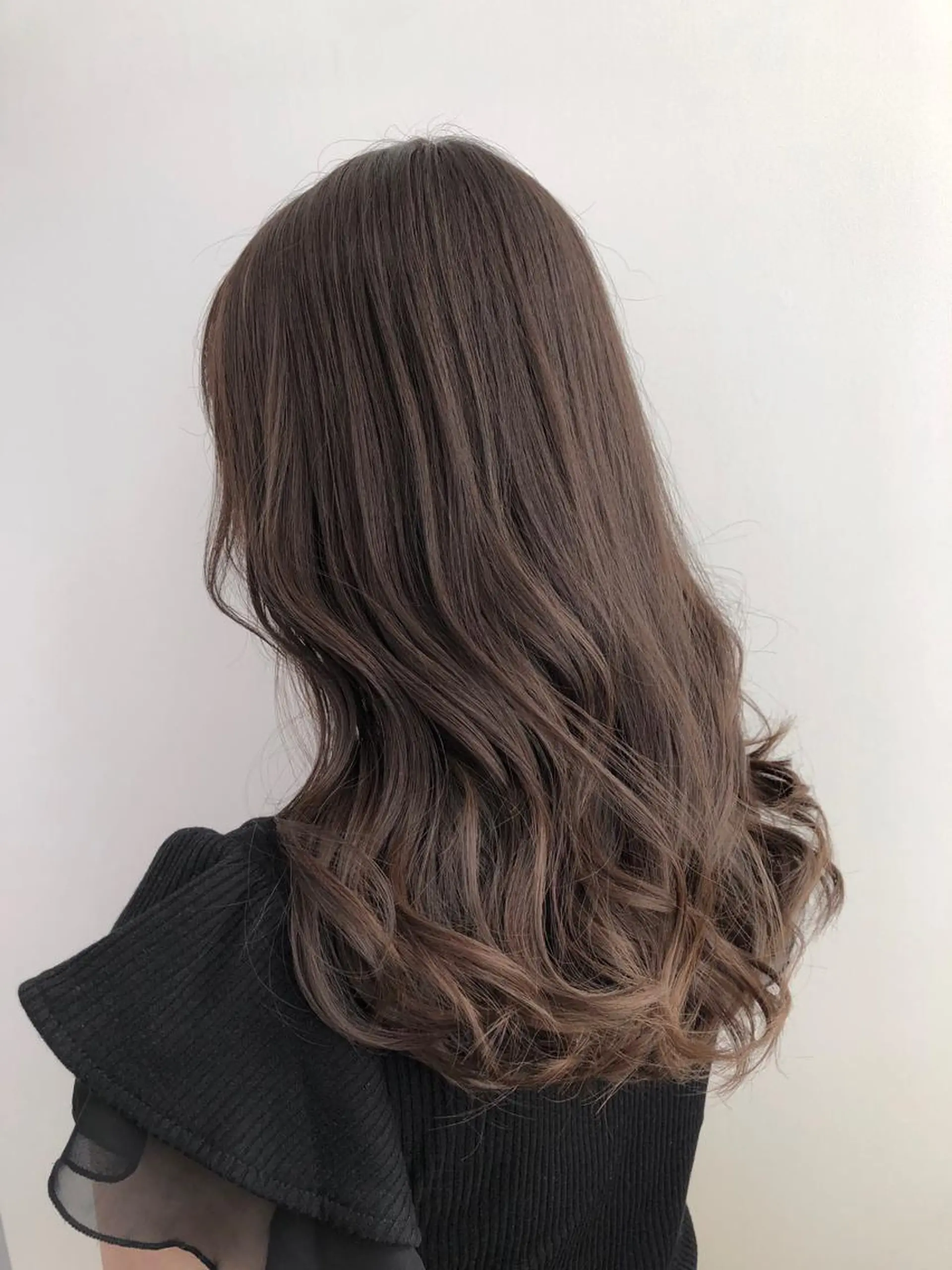 セミロング カラー 【透明感、艶髪】西村 有司のヘアスタイル