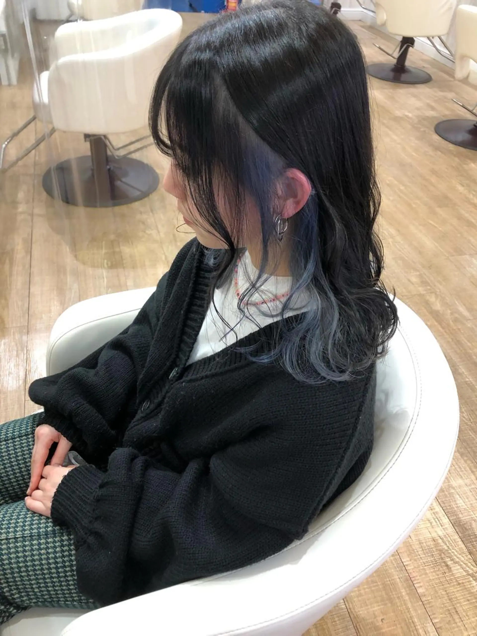 カラー white.所属・white.梅田 デザインカラー🦄のヘアスタイル