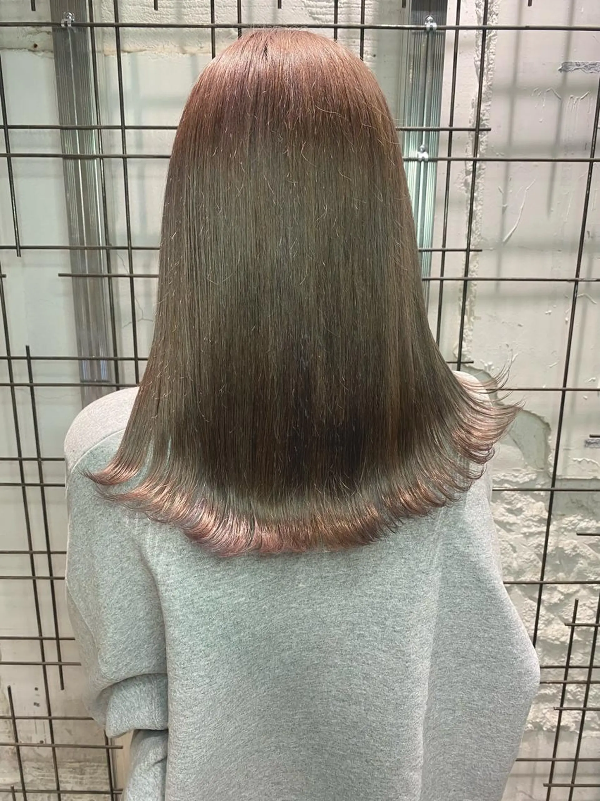 カラー ベージュカラー ミルクティーベージュ ヘアカラー AYANE 韓国ヘア /レイヤーカットのヘアスタイル