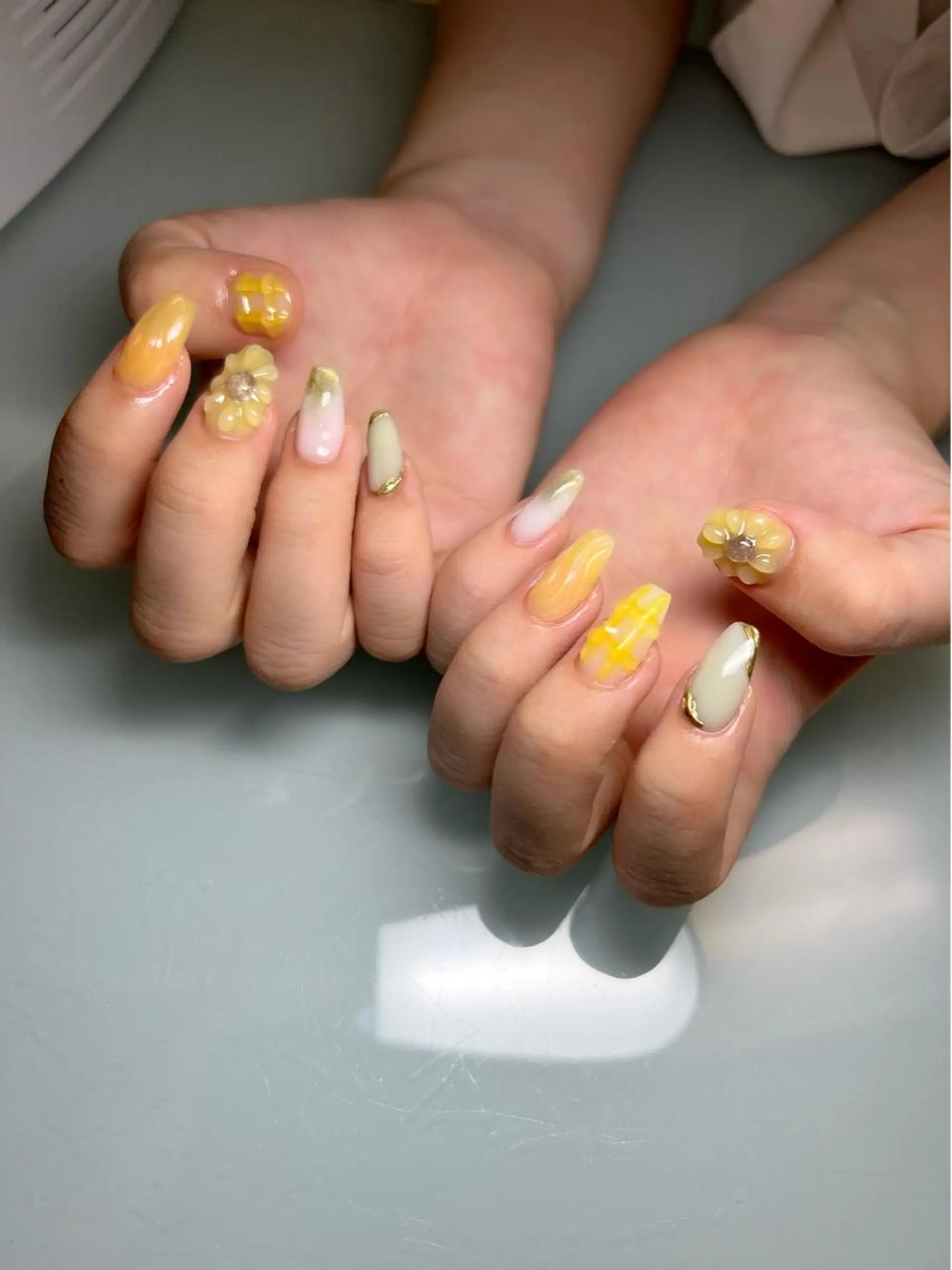 ネイル maison dari (ﾒｿﾞﾝ   ﾀﾞﾘ )所属・高橋 ユカのネイルデザイン