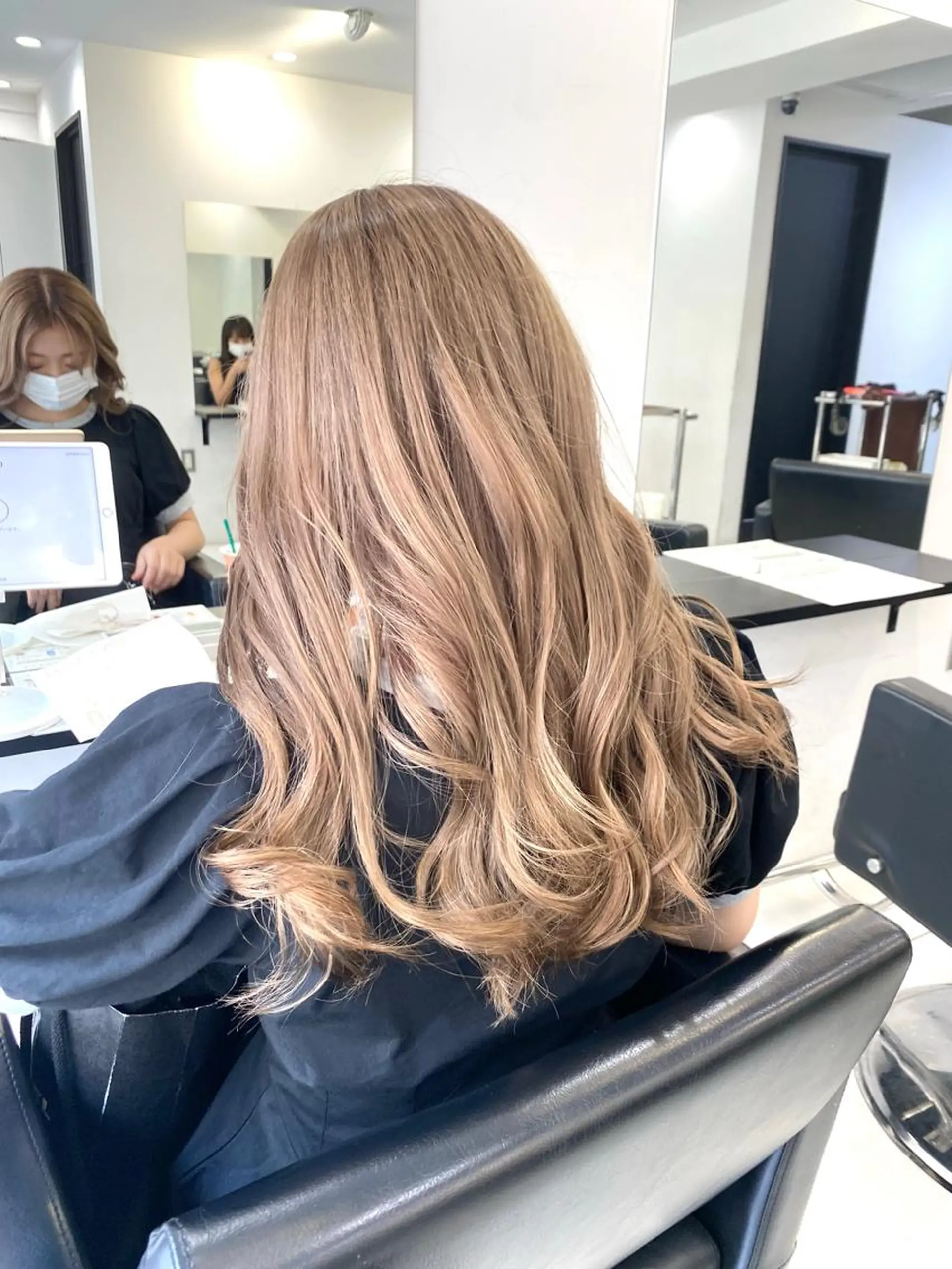 ロング カラー ベージュカラー ミルクティーベージュ カット ヘアカラー トリートメント opus 店長大和 レイヤー/赤み消しのヘアスタイル