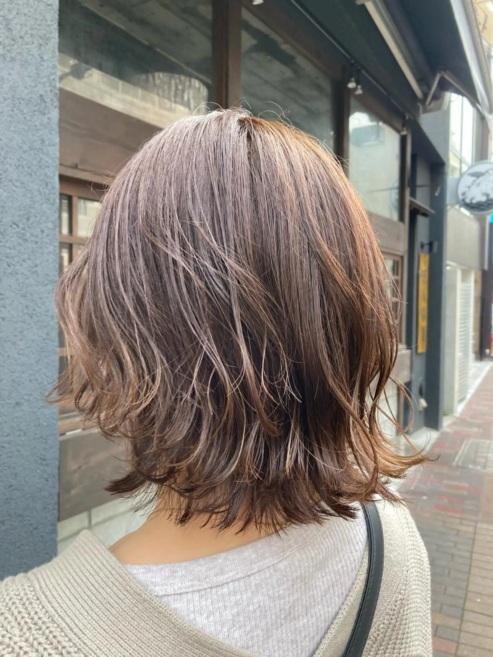 ミディアム ヘアカラー トリートメント CoCooN Hiromiのヘアスタイル