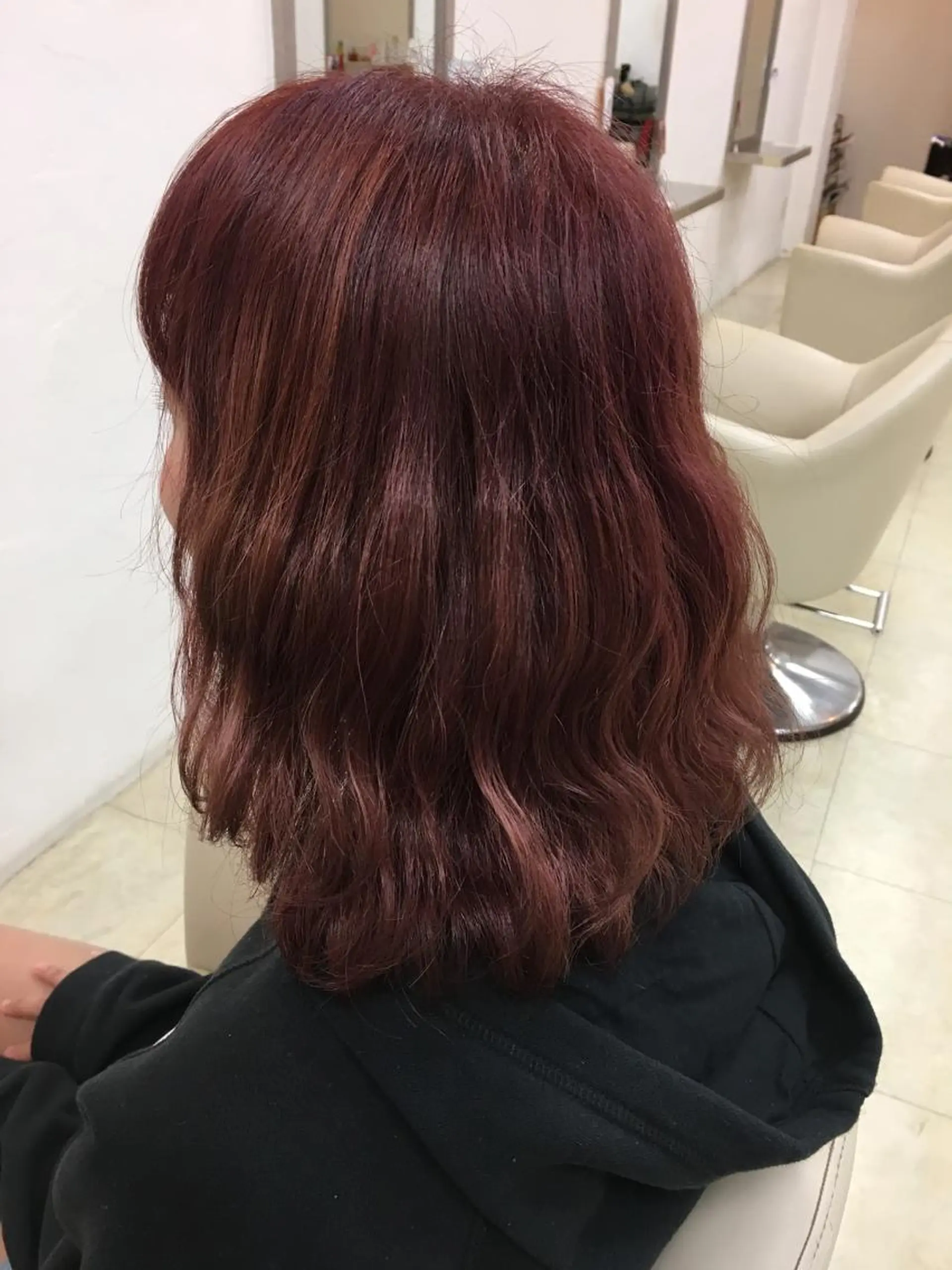 ミディアム カラー ブリーチ ピンクカラー ピンクパープル パープルカラー 工藤 萌香のヘアスタイル