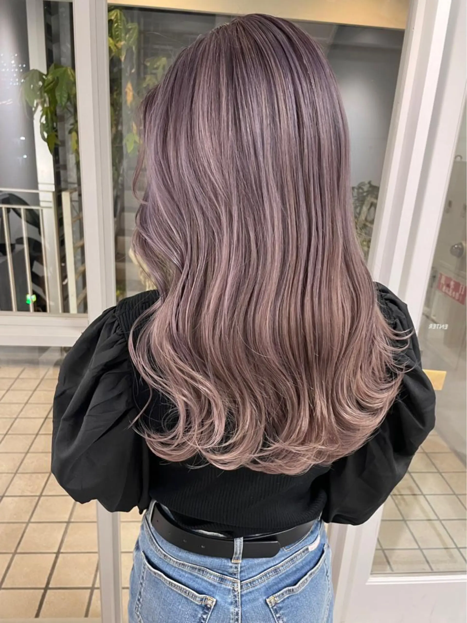 セミロング カラー 🌸インナーカラー 🌸藤井春華のヘアスタイル