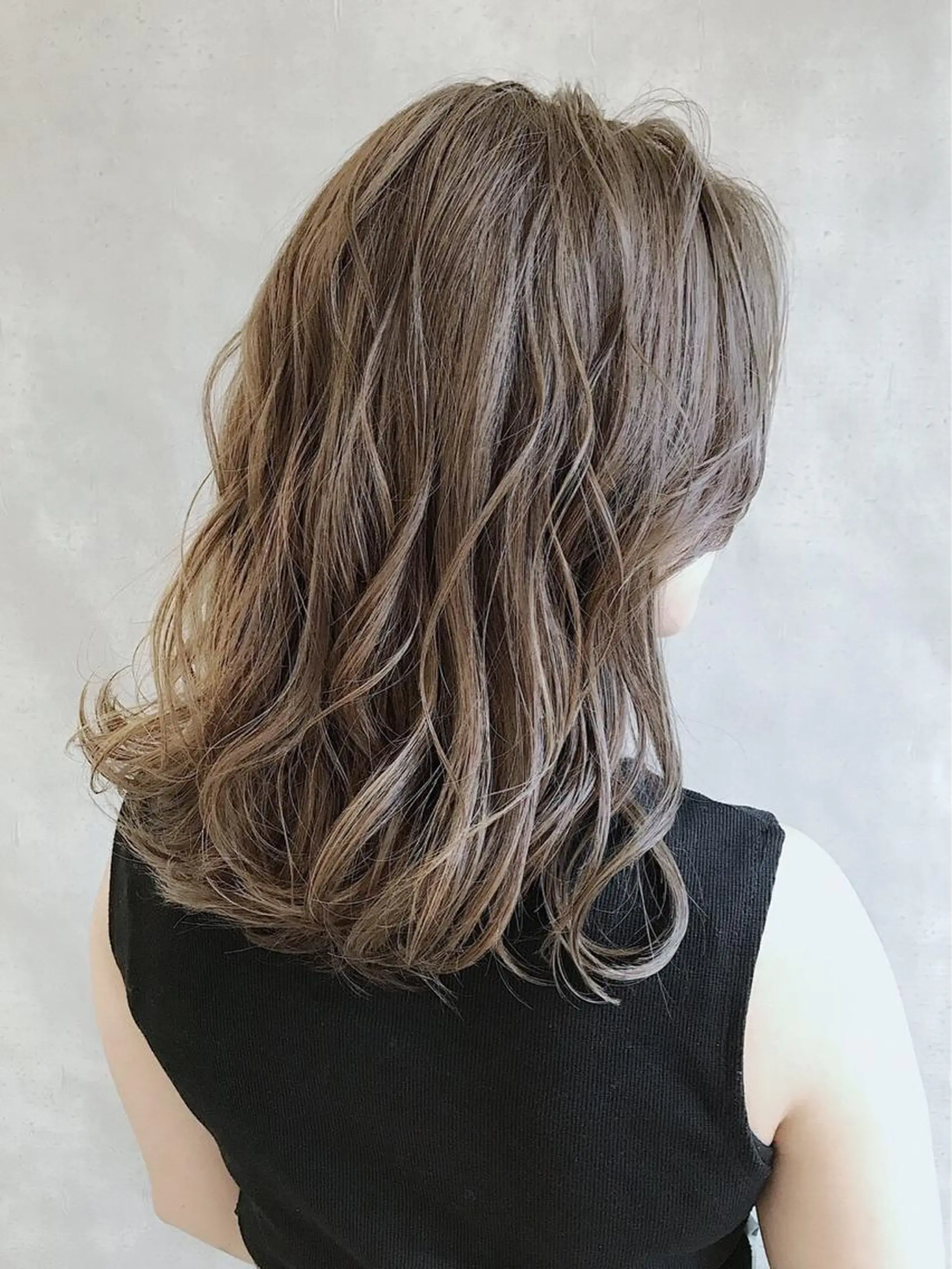 ミディアム カット ヘアカラー トリートメント GENDER hair &eyeのヘアスタイル