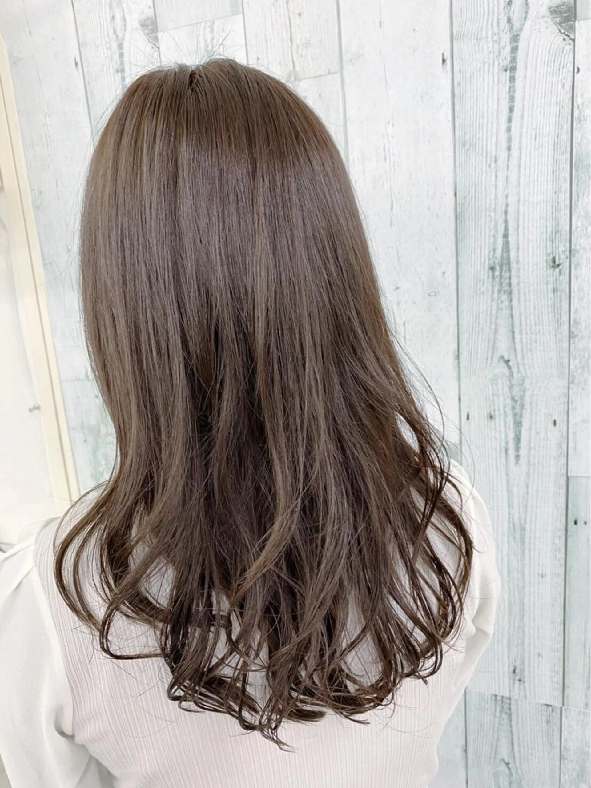 セミロング カラー ブルーム プレミアムのヘアスタイル