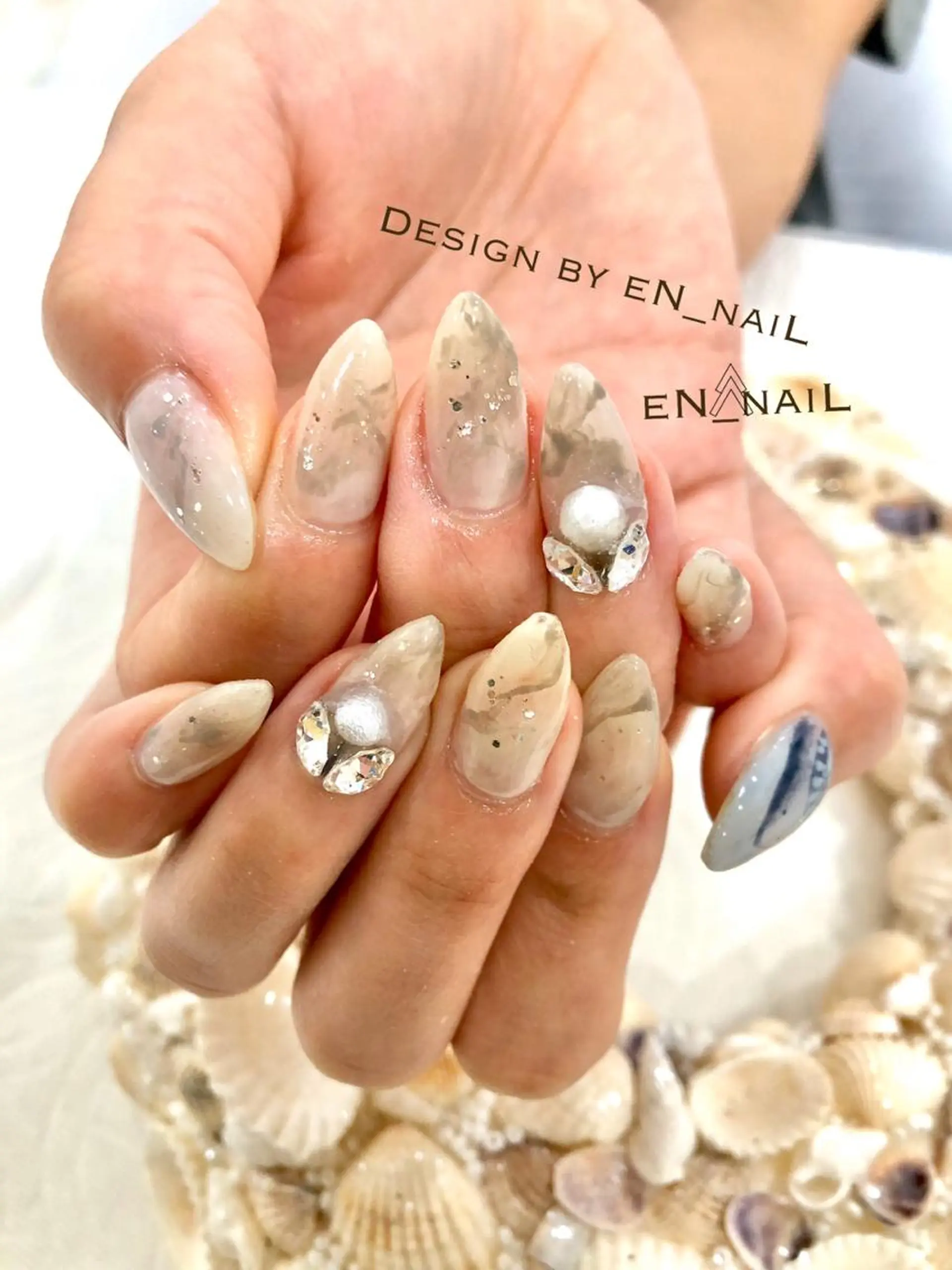 ネイル EN_NAIL 野中本店Ayakaのネイルデザイン