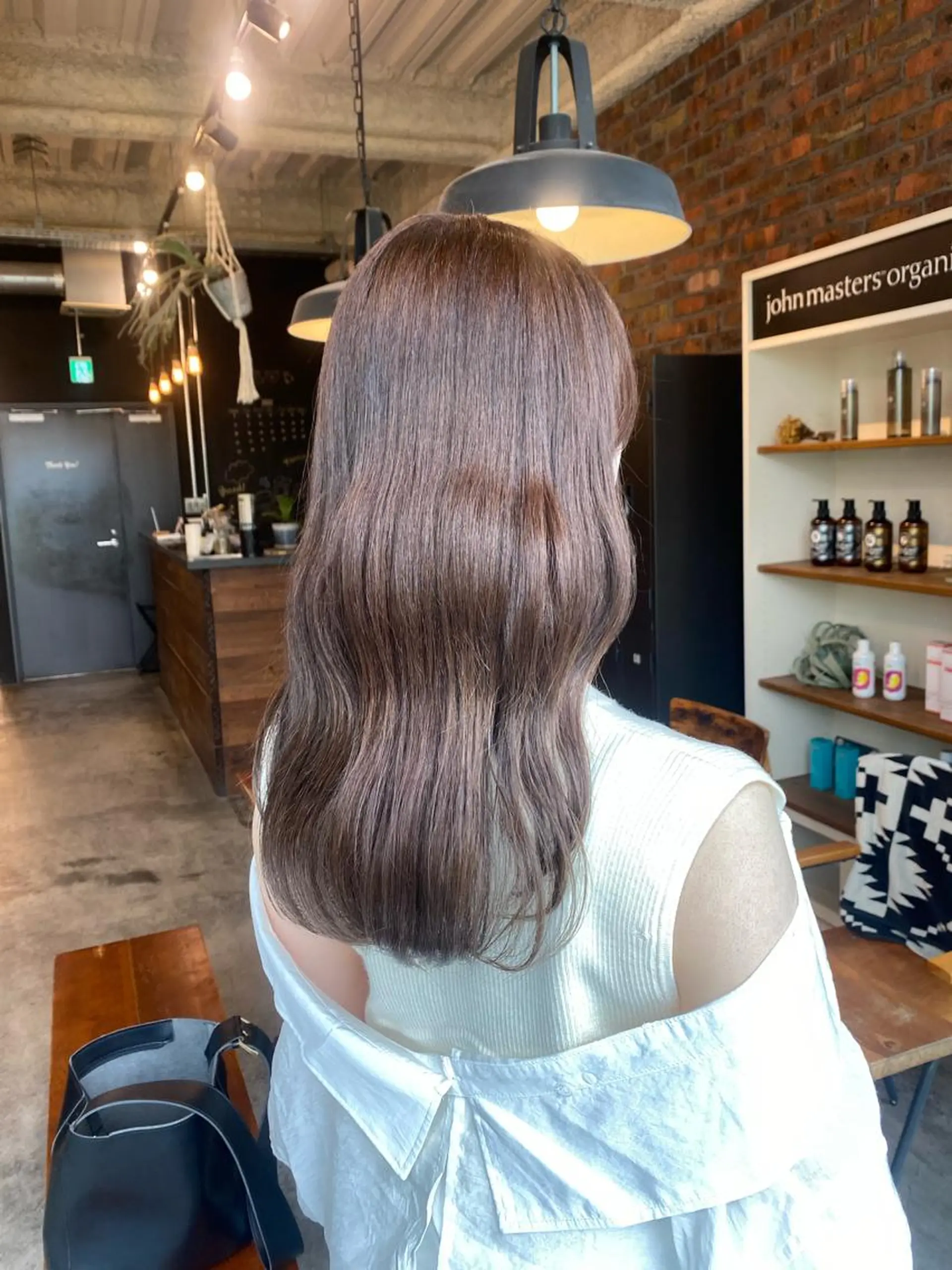 ミディアム カラー the BRIDGE 加藤みのりのヘアスタイル