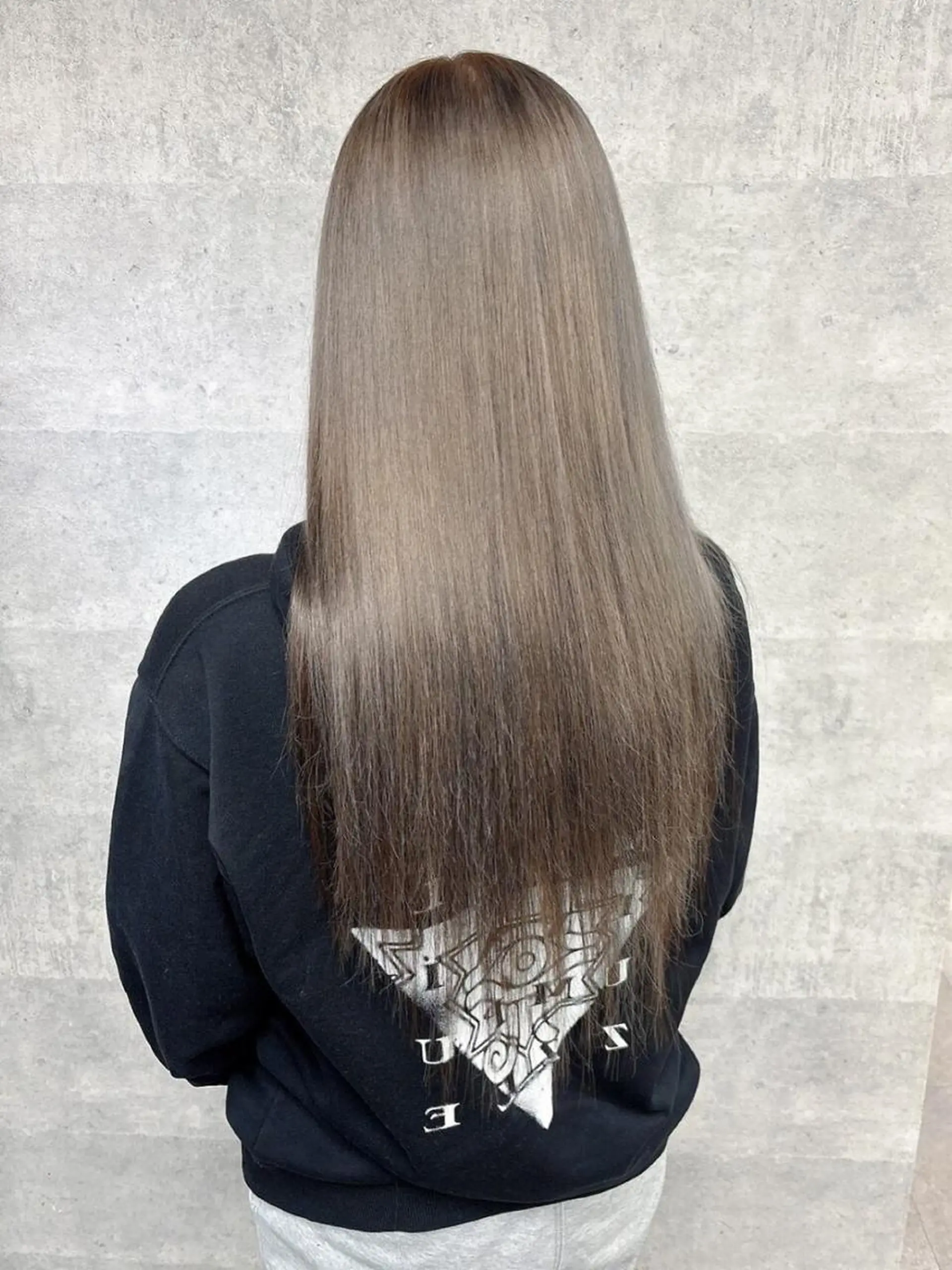 カラー ロング シールエクステ バレイヤージュ ベージュカラー ブリーチ ケアブリーチ エクステ KAZU TACKYのヘアスタイル