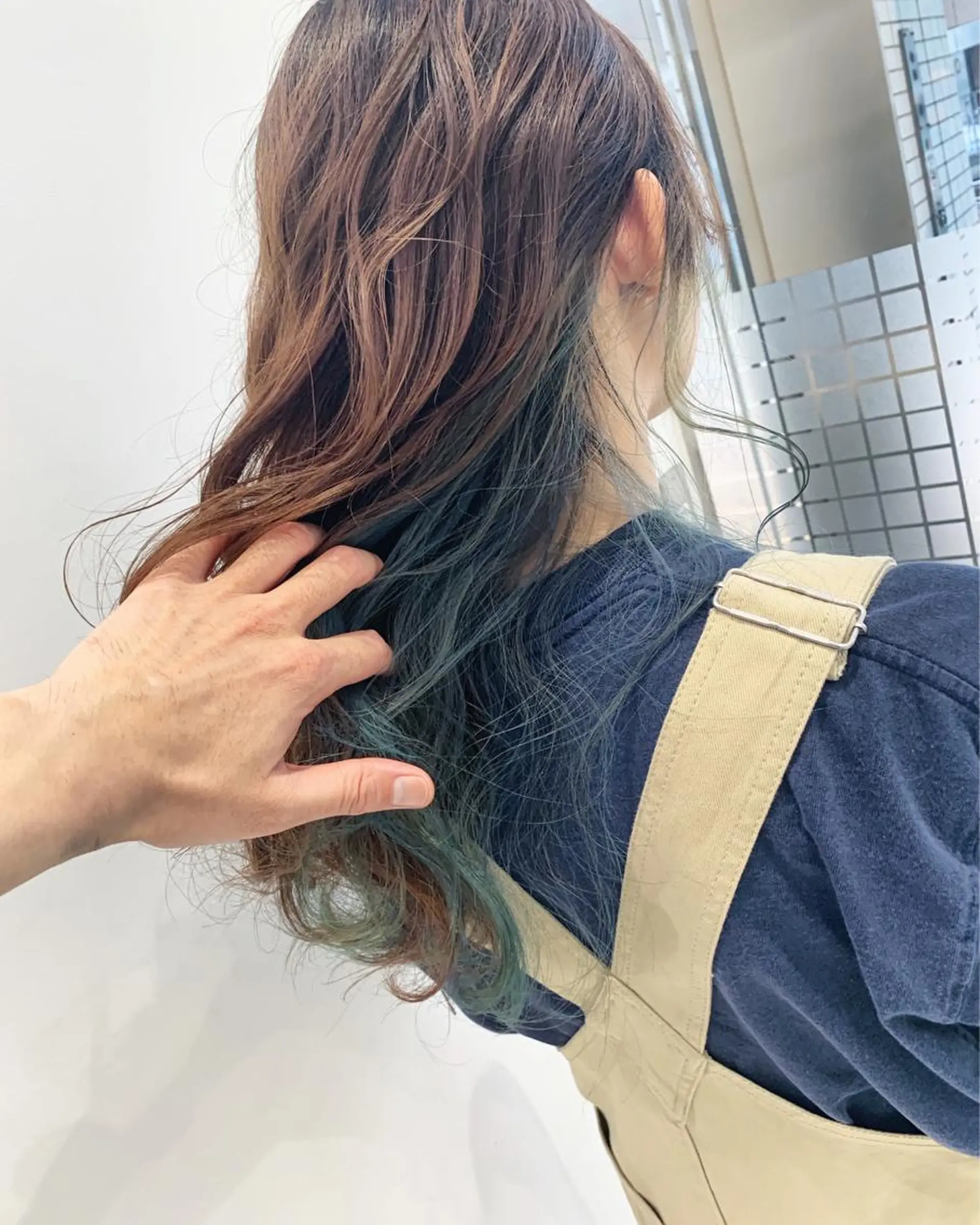 セミロング カラー インナーカラー カット ヘアカラー N° jillva ♦️川端裕司♦️のヘアスタイル