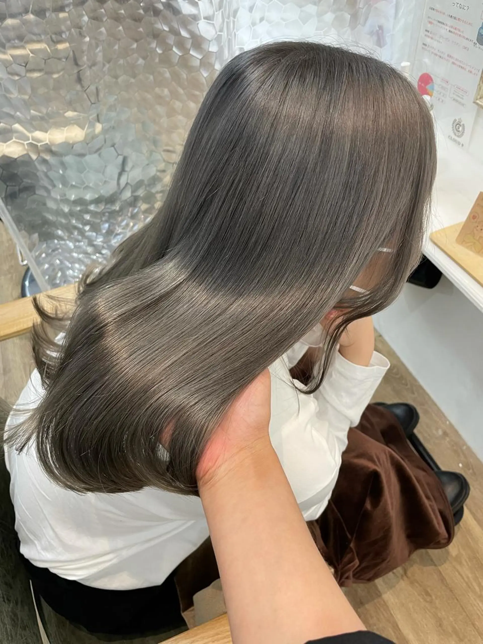 セミロング カラー グレージュ salowin梅田所属・レイヤー/顔周り /AKARIのヘアスタイル