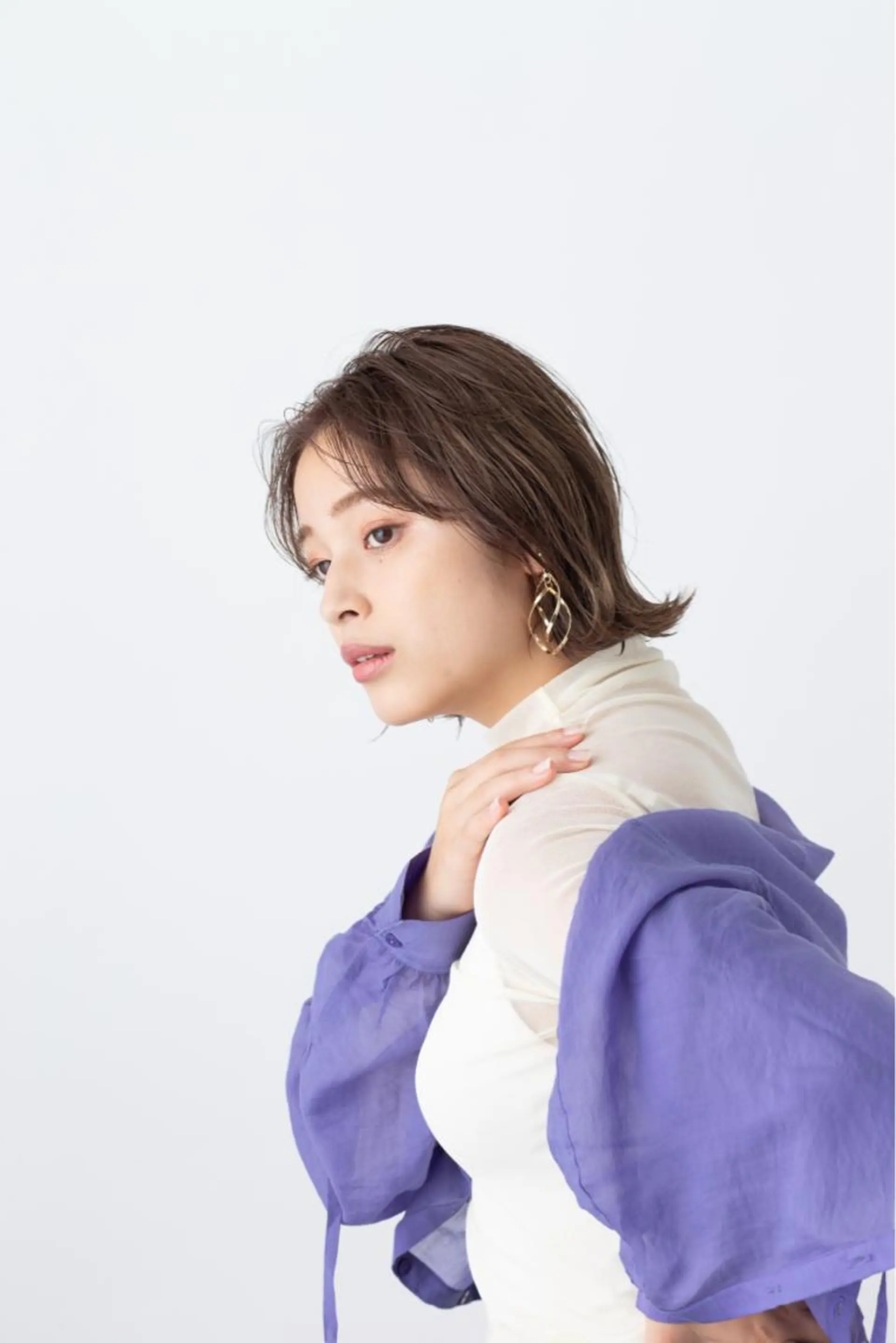 ミディアム ミディアムパーマ アッシュ ボブ ハイライト 似合わせカット カット ヘアカラー トリートメント hoNua. 栄/透明感カラーのヘアスタイル