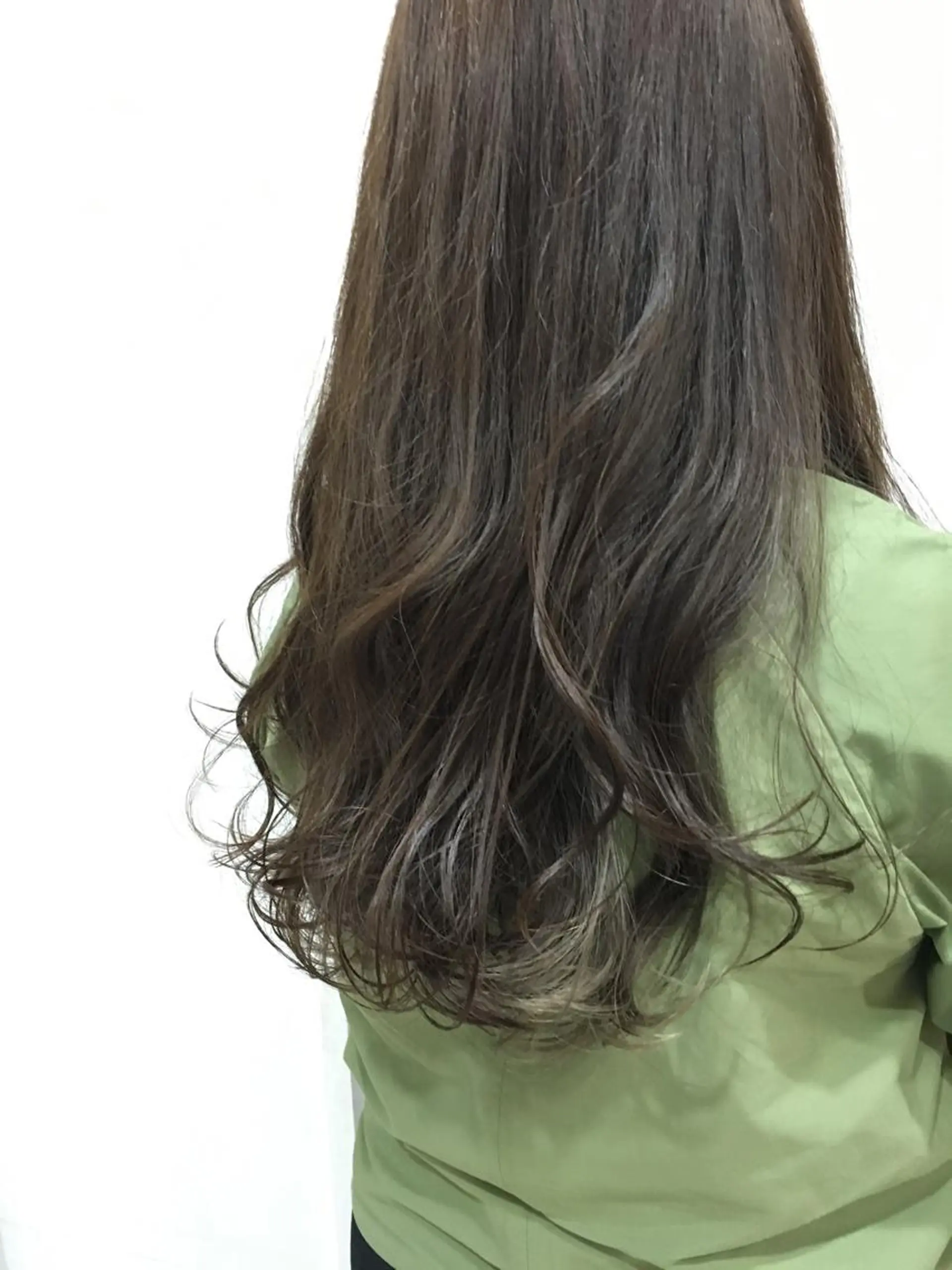 ロング カラー 縮毛矯正 トリートメント 白髪ぼかしハイライト 柳川拓哉のヘアスタイル