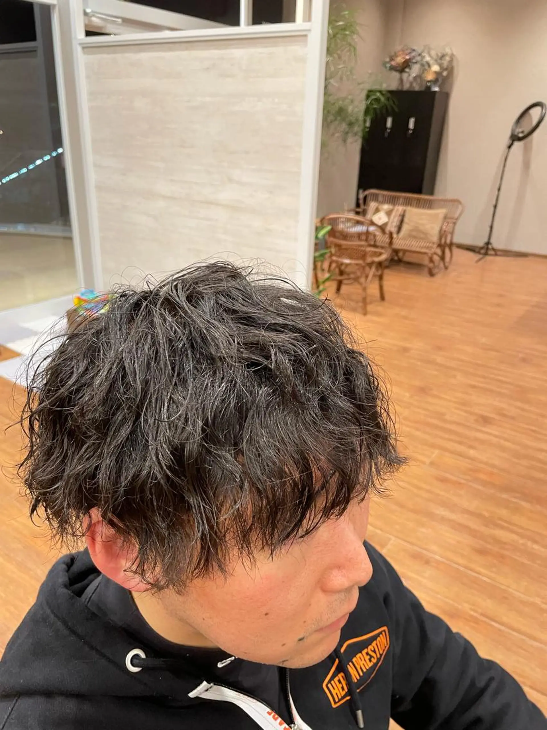 パーマ メンズ 鵜飼 真伍のヘアスタイル