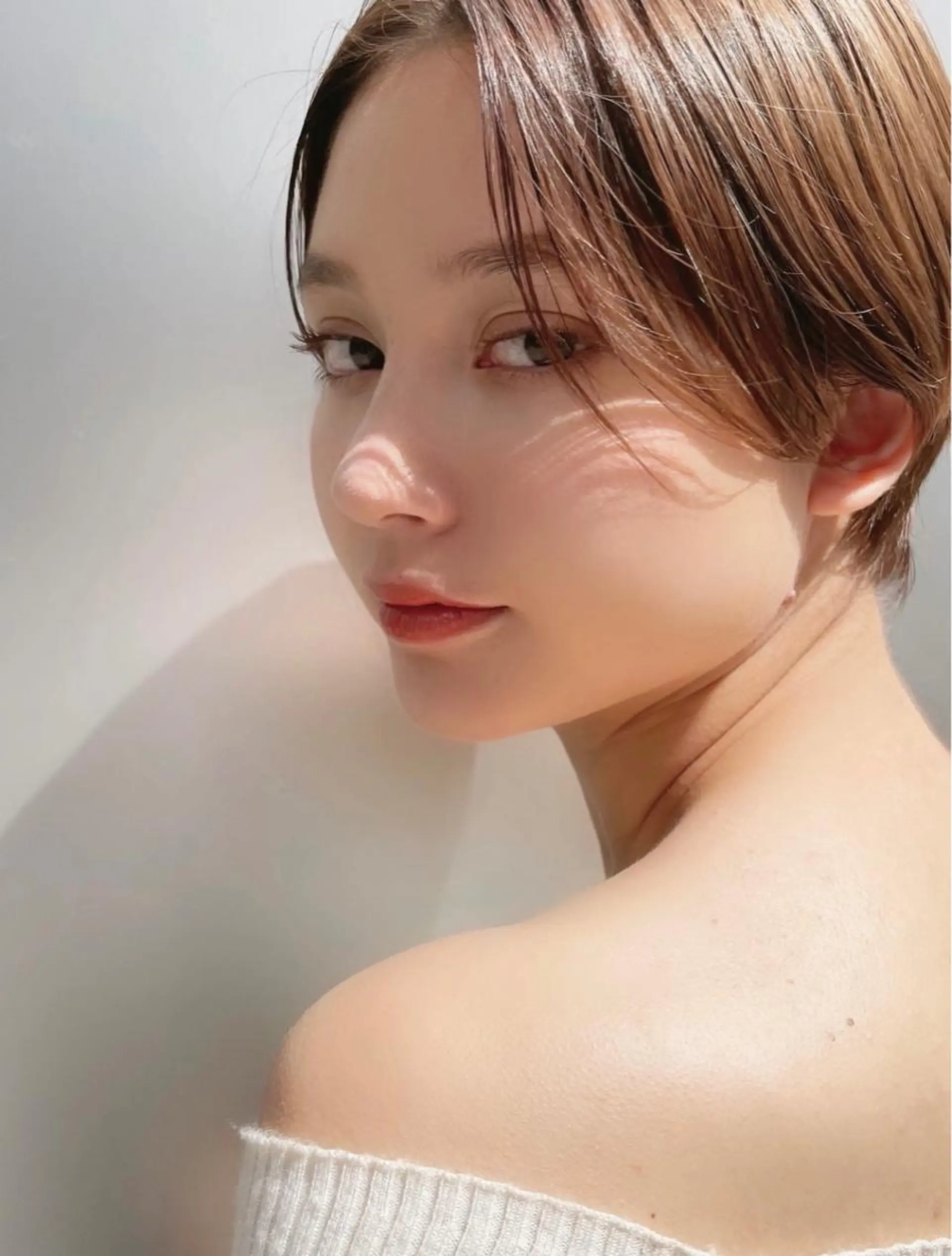 ショート カラー パーマ 切りっぱなしボブ ショートボブ ハンサムショート 黒髪 透明感カラー カット kith.所属・ケアカラー×髪質改善 🌙OKUBO🌙のヘアスタイル