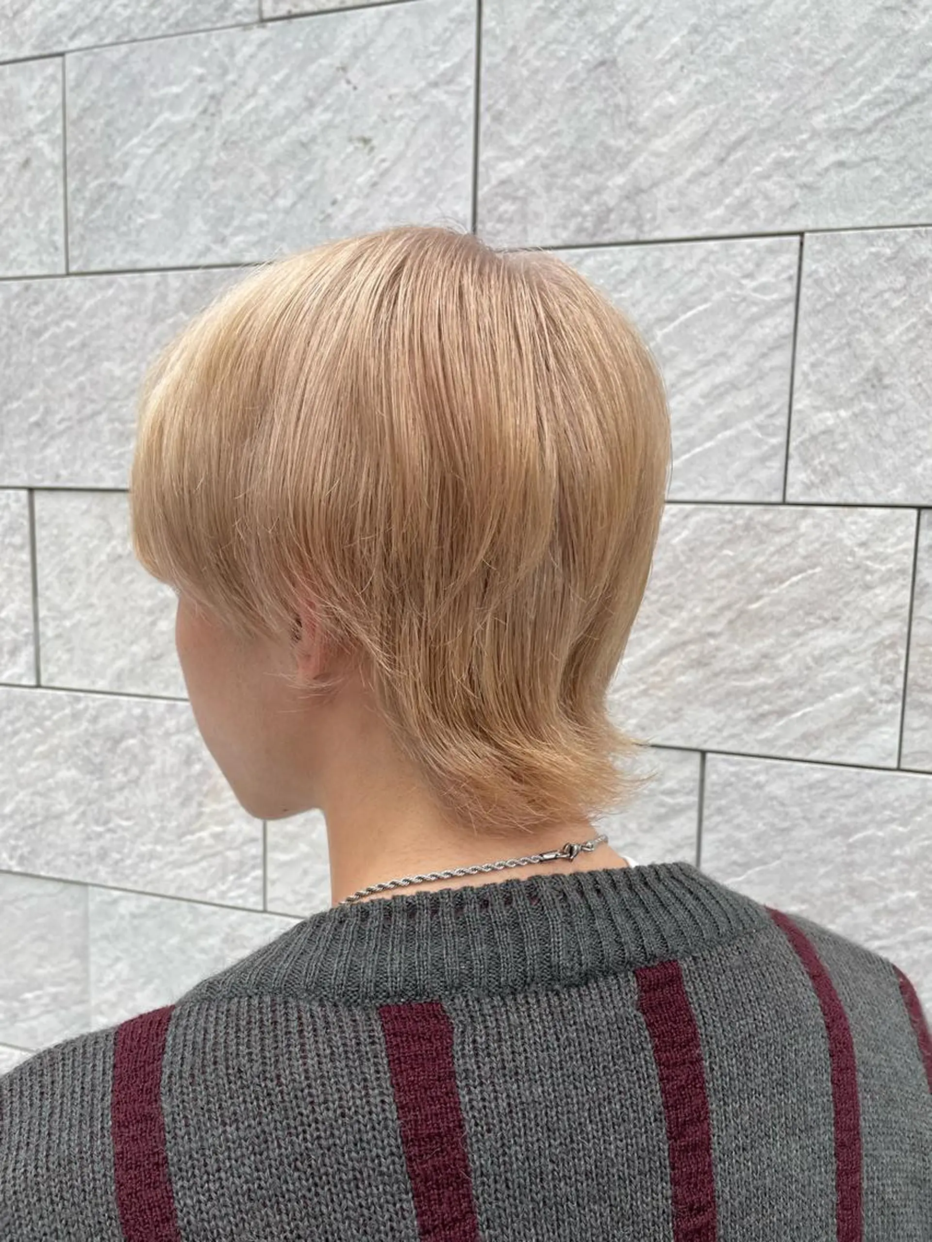 ショート 横浜🦋ハイトーン 🫐シャドウルーツのヘアスタイル