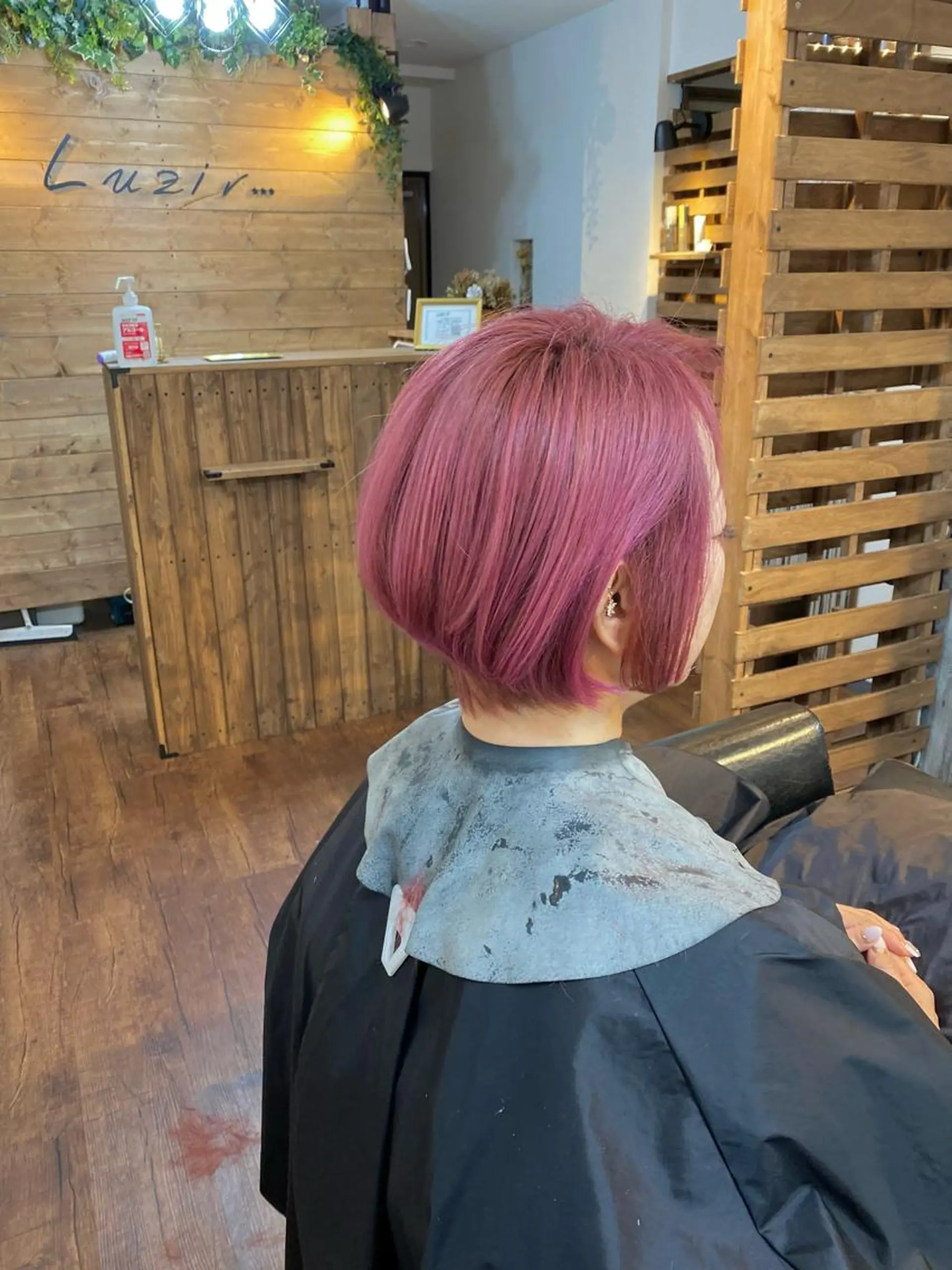 ショート カラー ピンクカラー トリートメント カット ヘアカラー トリートメント Luzir⭐︎ GEN⭐︎のヘアスタイル