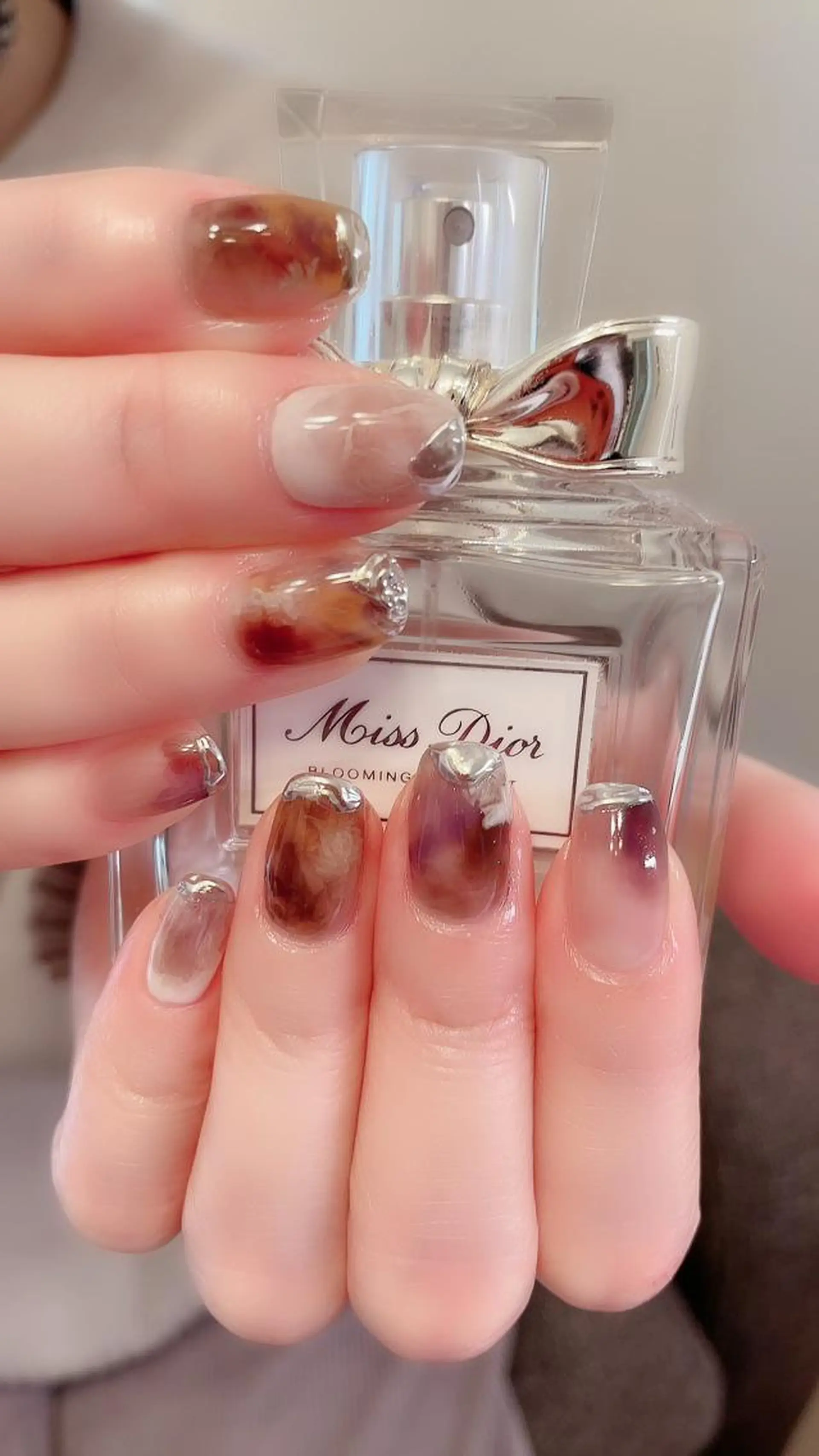 ミディアム カラー ネイル Petite Cannelle所属・Petite Cannelleのネイルデザイン