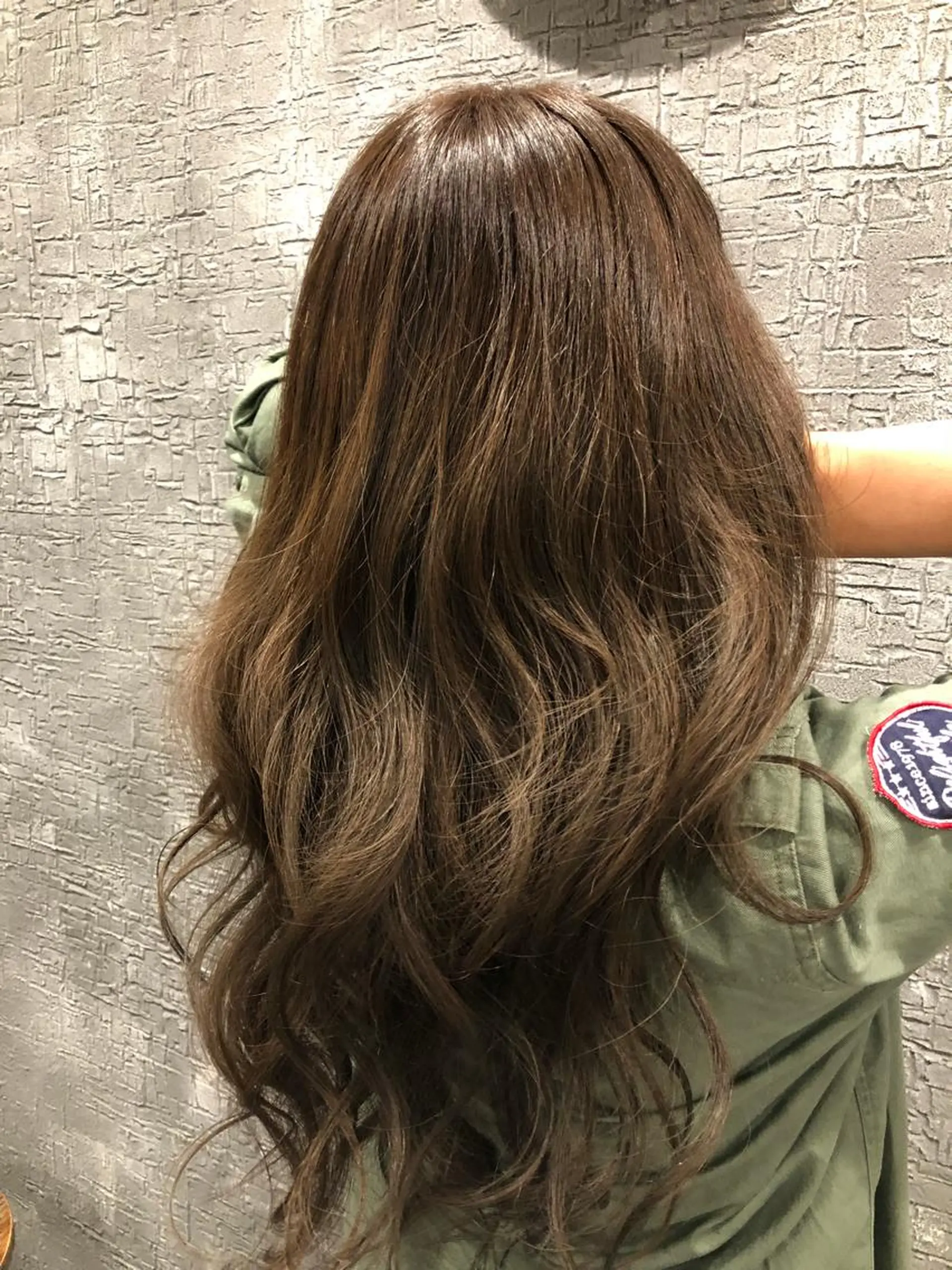 ロング カラー アッシュ ハイトーンカラー カット ヘアカラー トリートメント 川野 賢のヘアスタイル