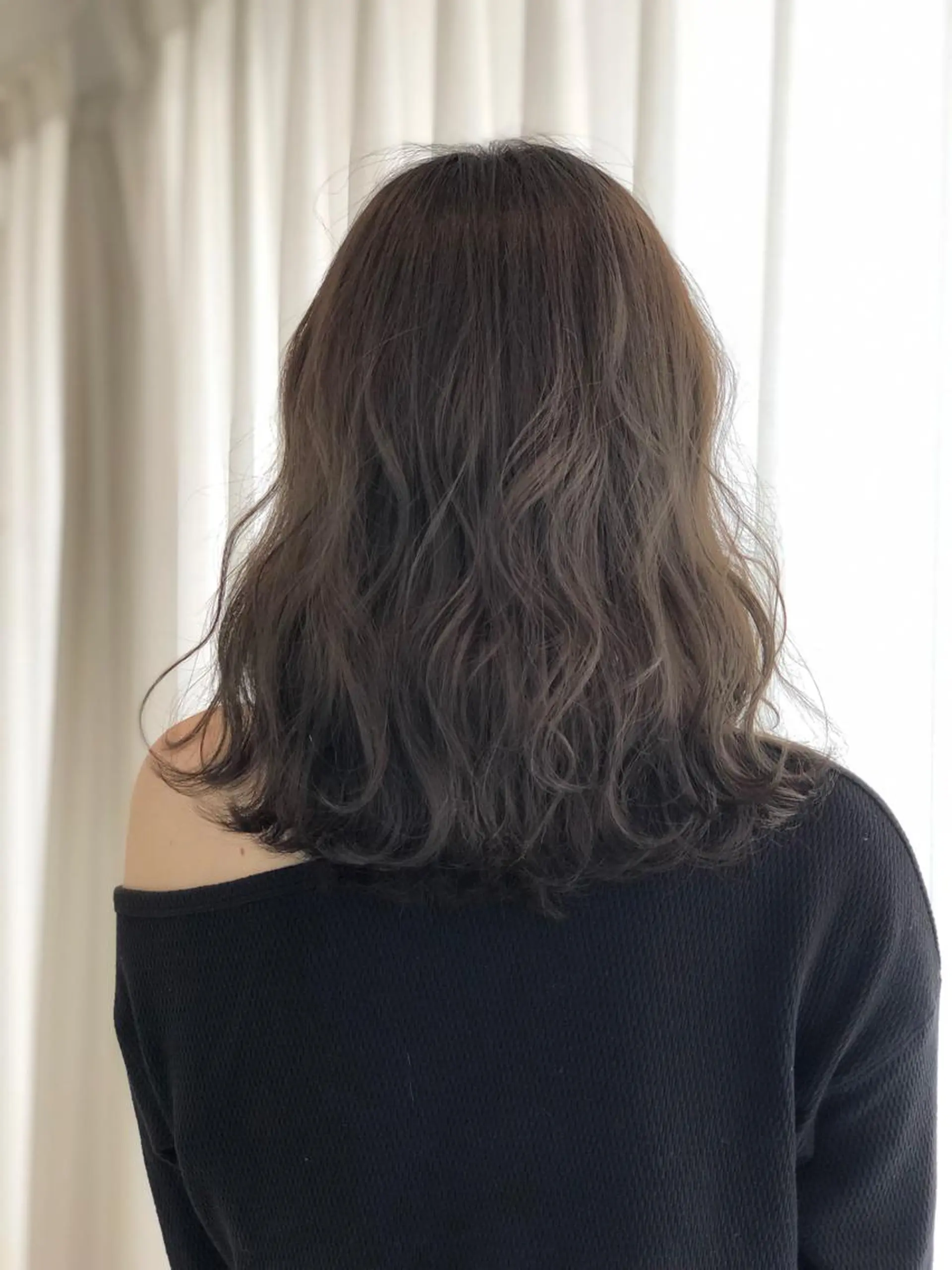 セミロング カラー グレージュ オリーブグレージュ オリーブグレー ヘアカラー 🦋美髪／エクステ 🦋アベイクミのヘアスタイル