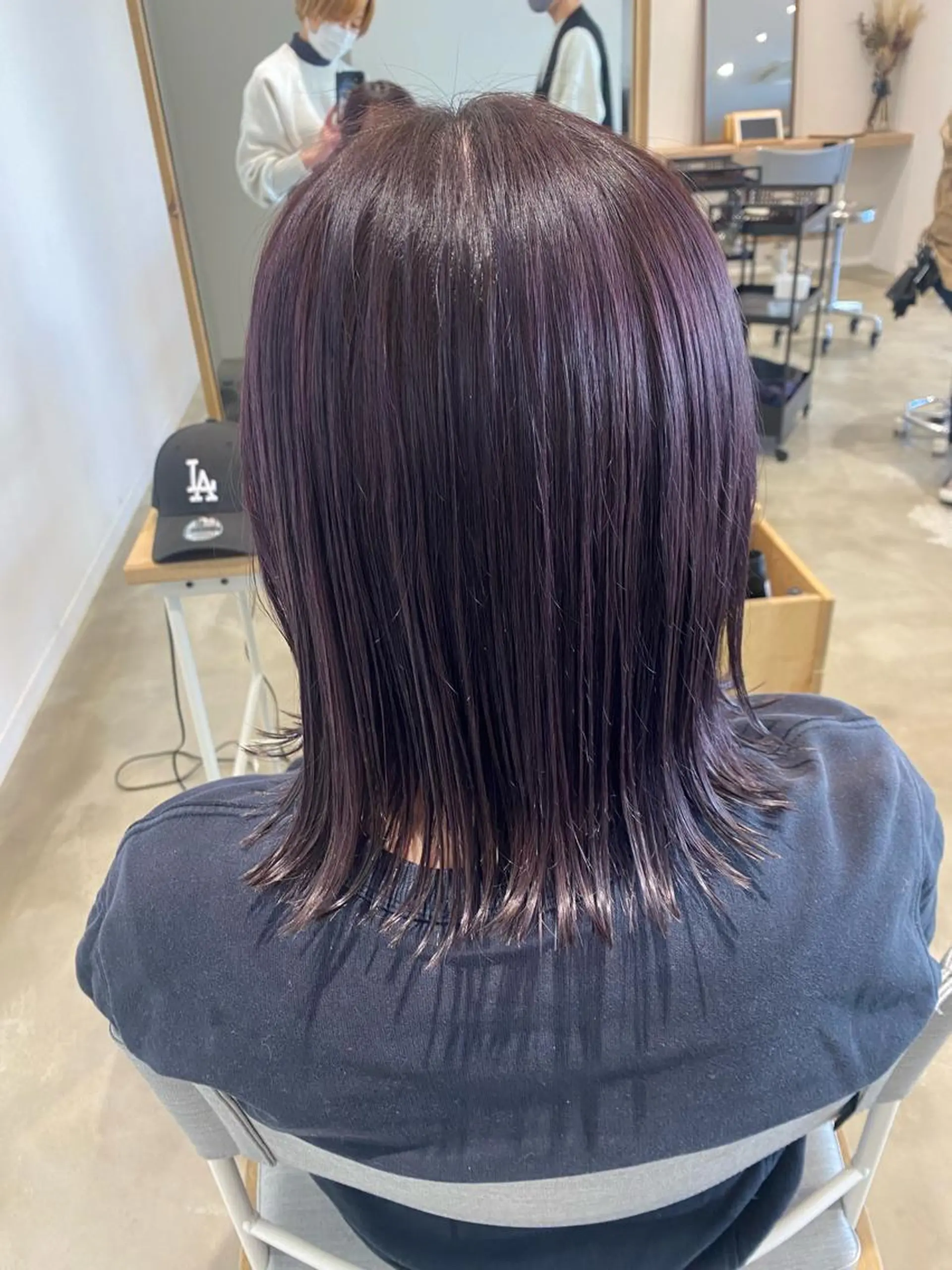 ミディアム 外ハネヘア ヘアカラー くろだ まみのヘアスタイル