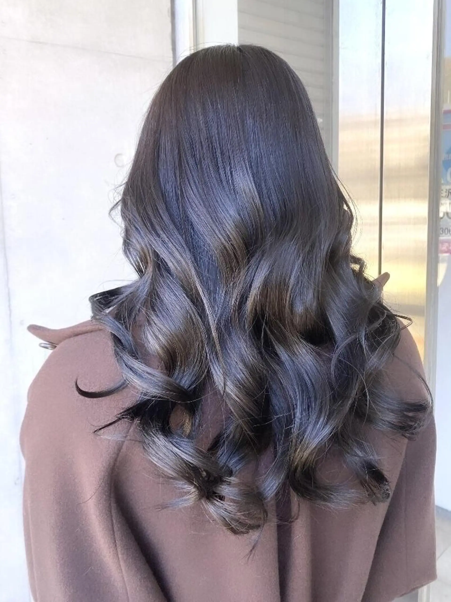 ロング カット ヘアカラー NEOLIVE ROAのヘアスタイル