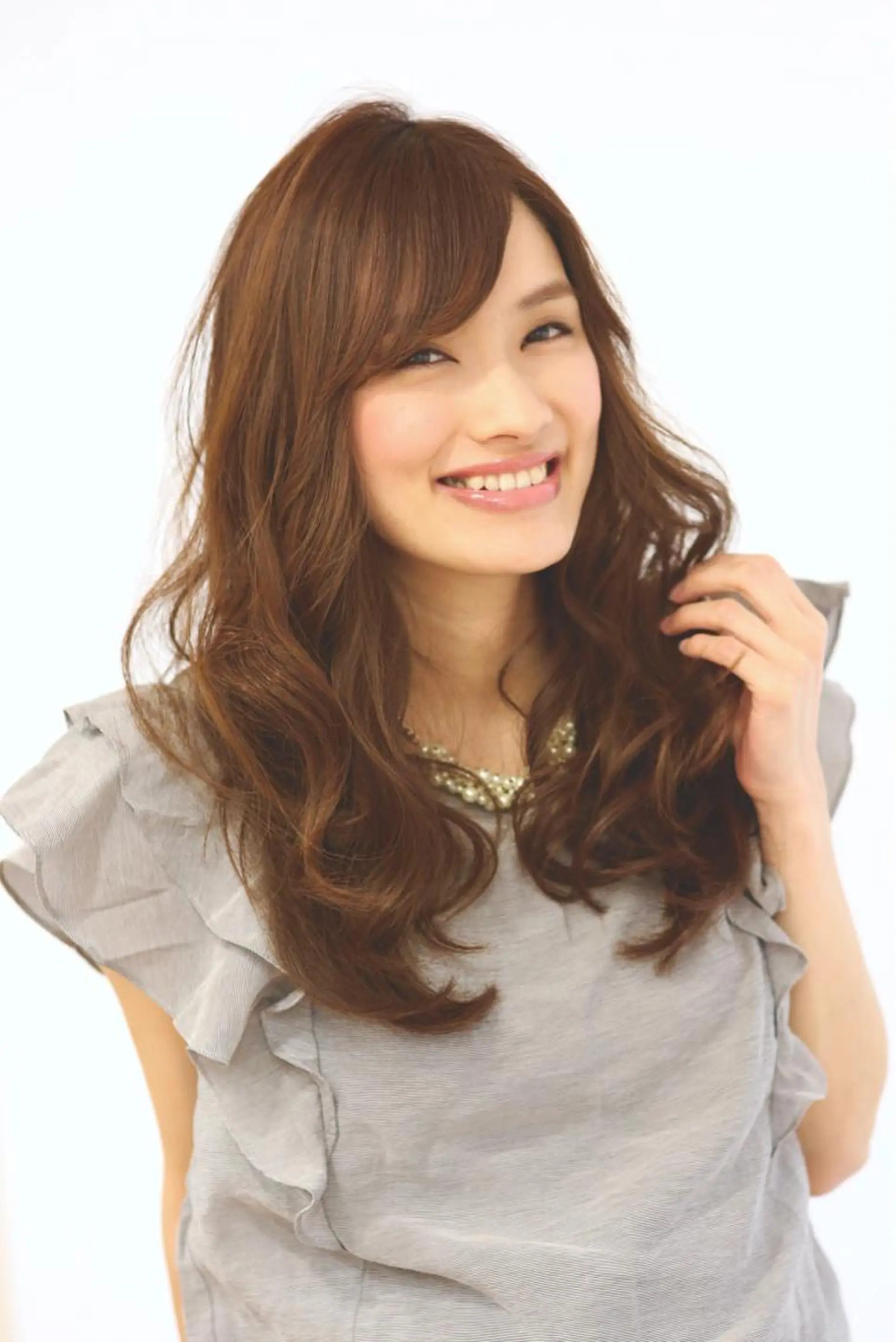 ミディアム セミロング ロング カラー パーマ 横手 愛美のヘアスタイル