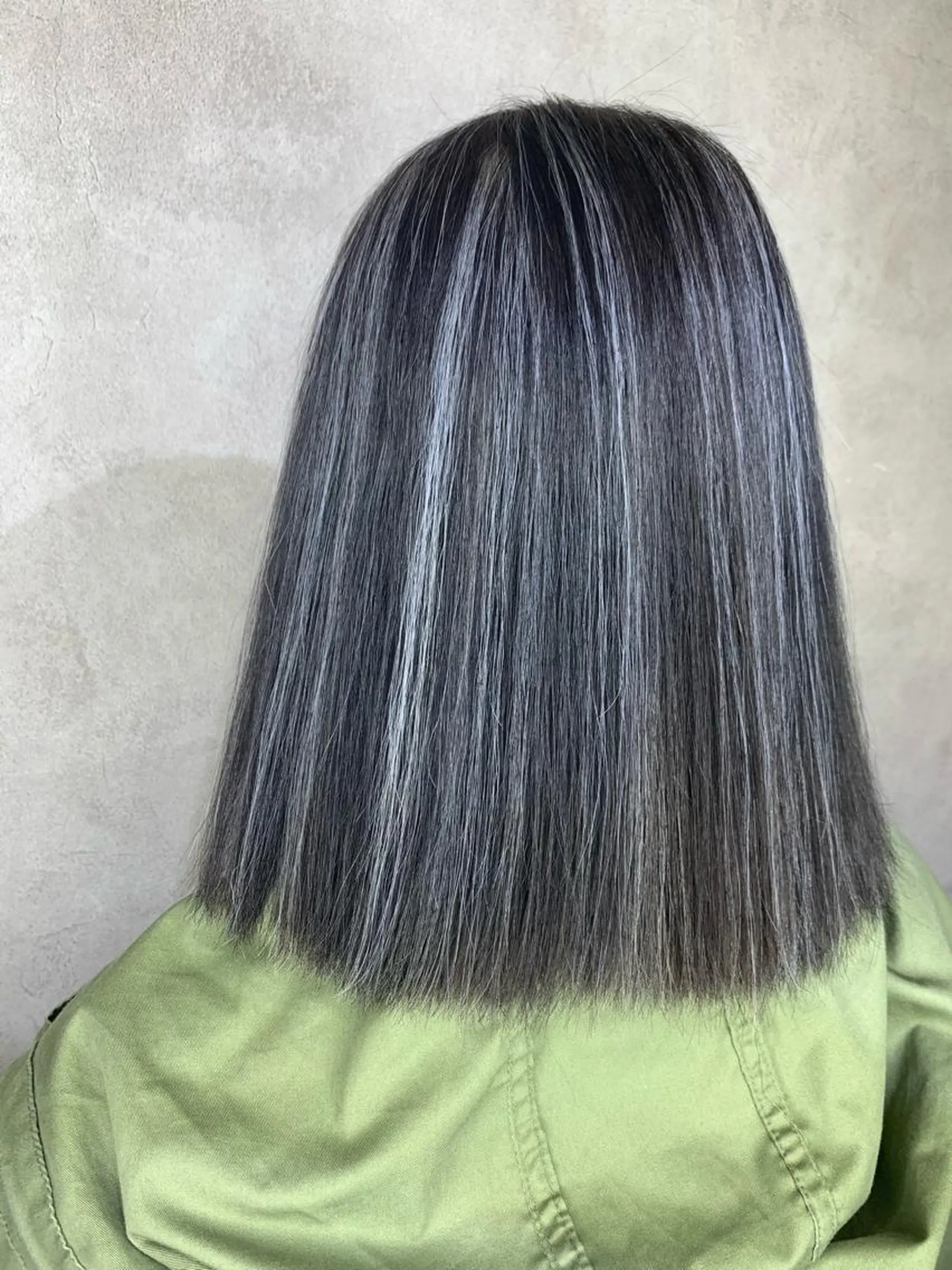 ミディアム BuzZ所属・西村 雄二/エクステのヘアスタイル