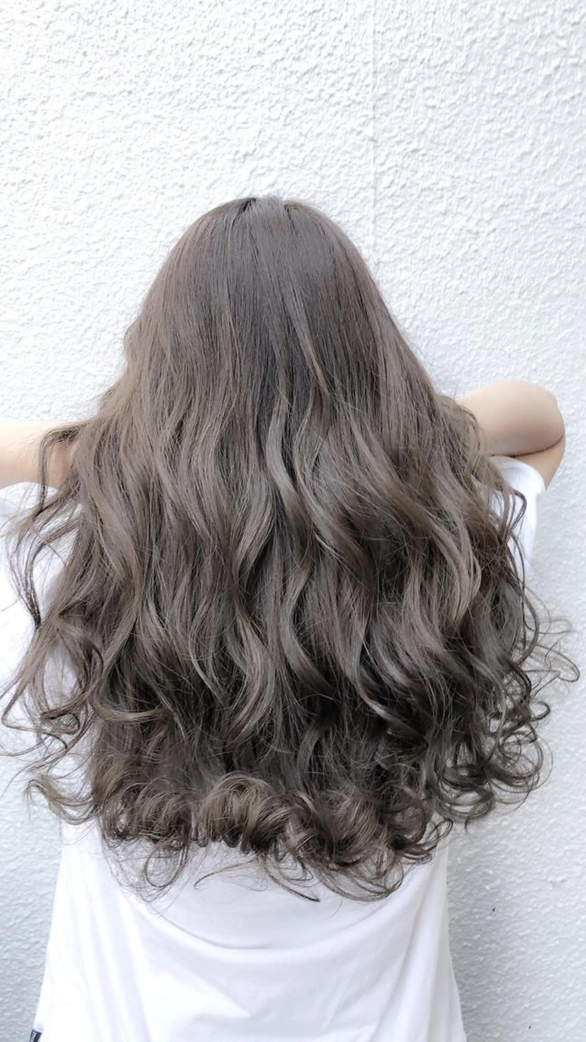 ミディアム to youハイライトのヘアスタイル