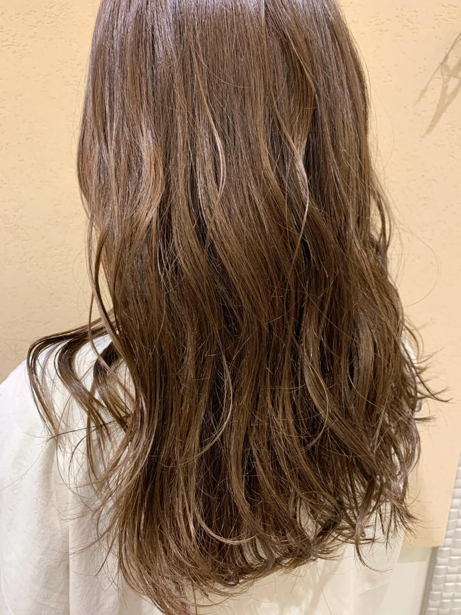 ミディアム カラー ハイライトカラー ハイライト ヘアカラー 大人レイヤー×艶髪 小久保　春暁のヘアスタイル