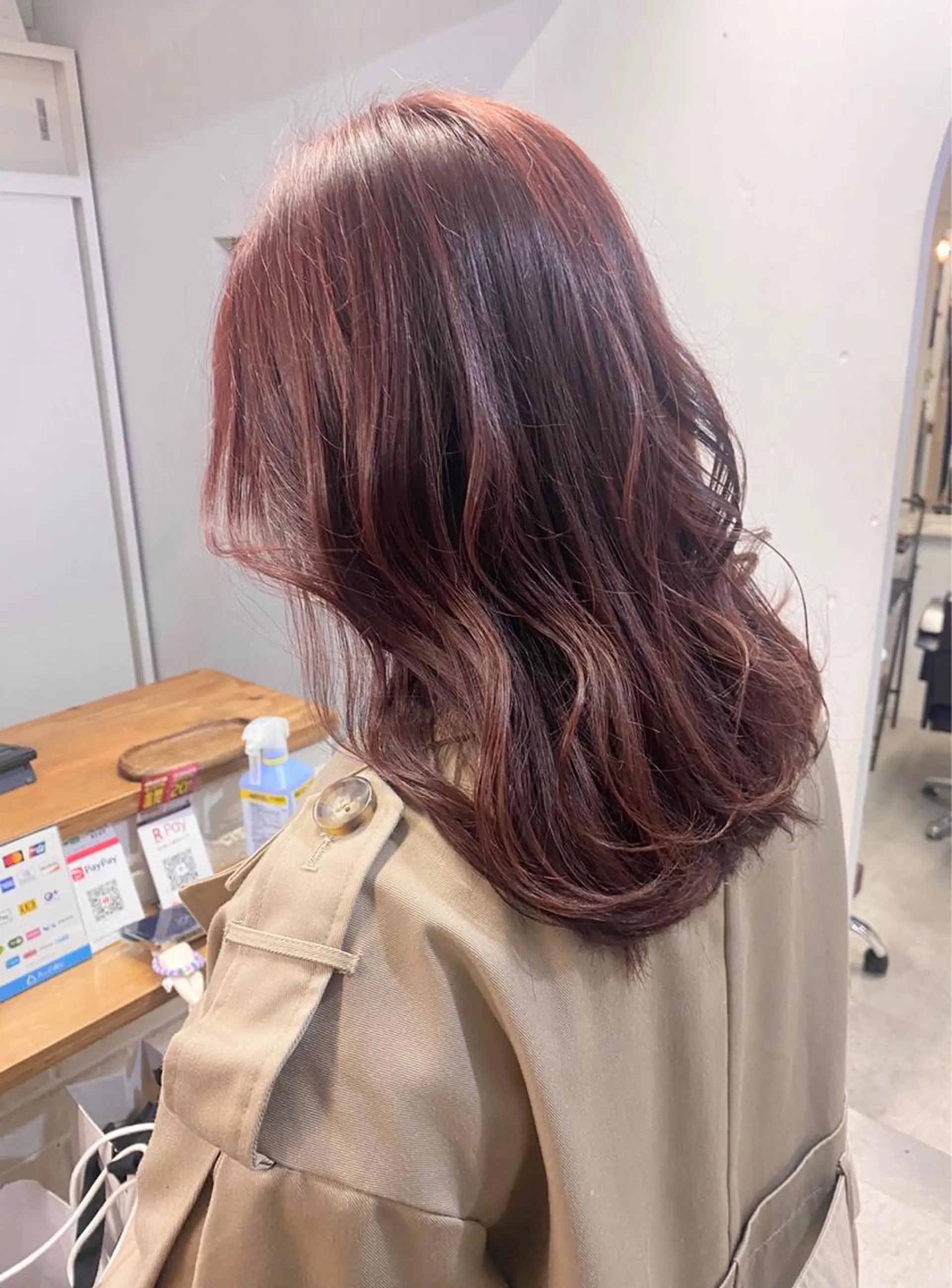 セミロング ハイライト ミルクティーベージュ outaのヘアスタイル