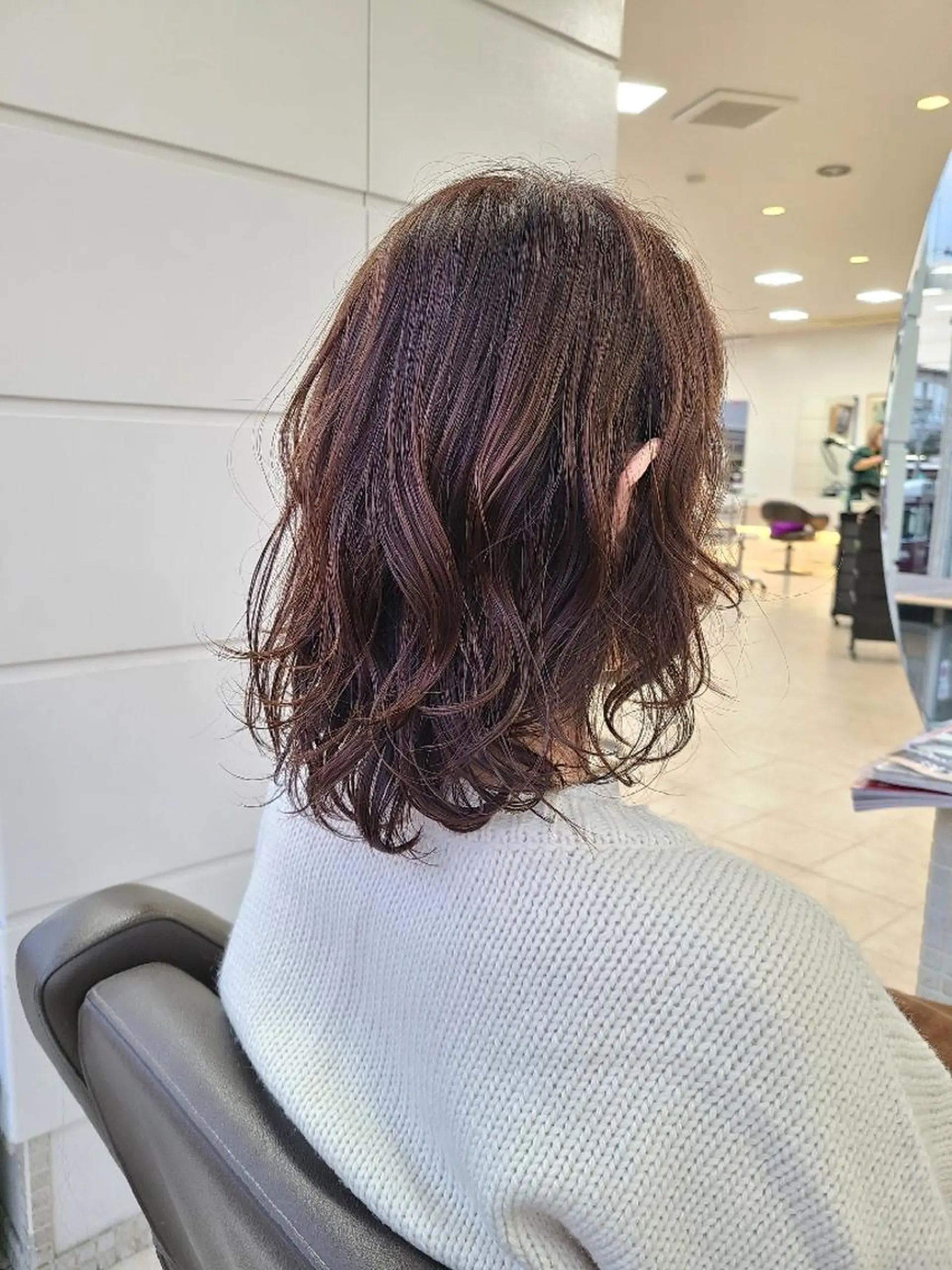 セミロング カット ヘアカラー トリートメント 🎗️髪質改善・美髪 艶髪🥇小西邦生のヘアスタイル