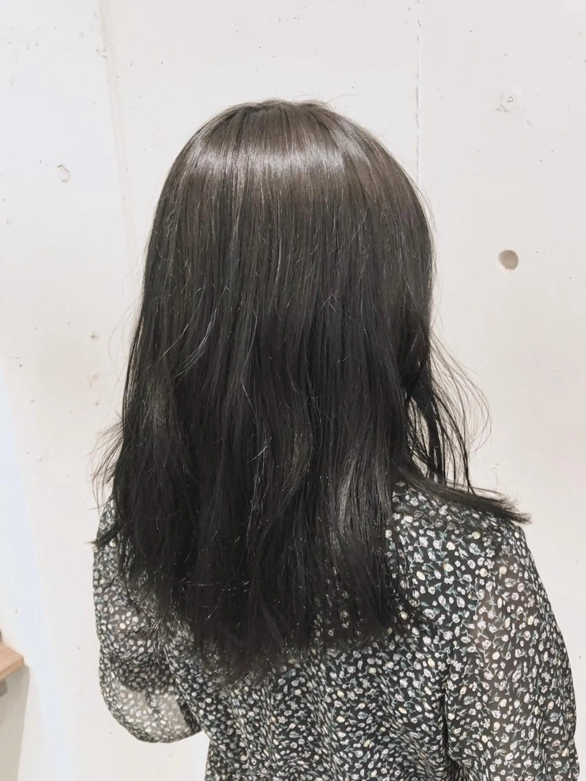 ミディアム カラー パーマ ヘアアレンジ ブリーチ 透明感カラー グラデーションカラー グレージュ ハイライトカラー 【ツヤ髪美容師】 ツダケイスケのヘアスタイル