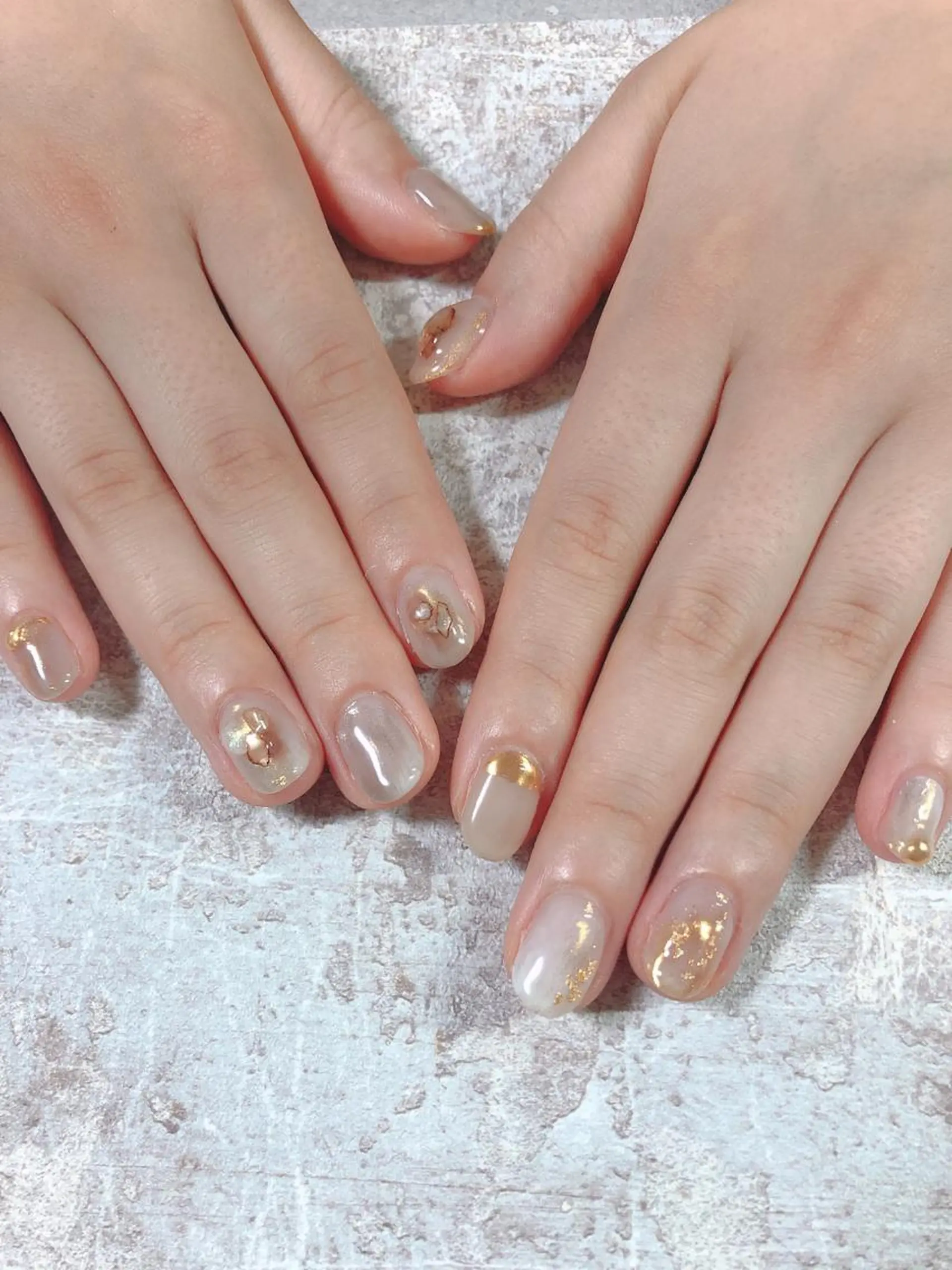 ネイル ニュアンスネイル シンプルネイル mogunail &blowのネイルデザイン