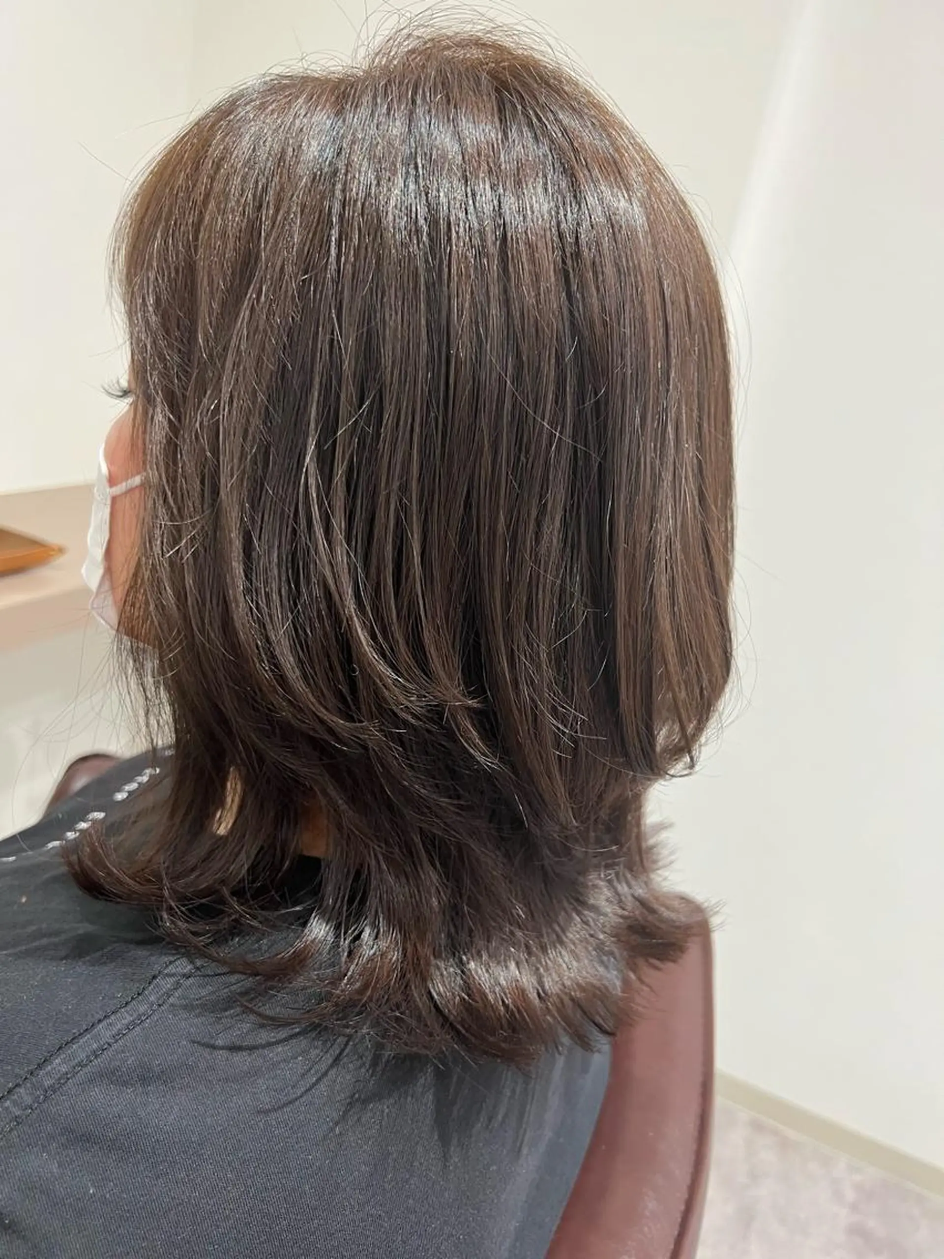 ミディアム カット ヘアカラー 縮毛矯正 井上 美春のヘアスタイル