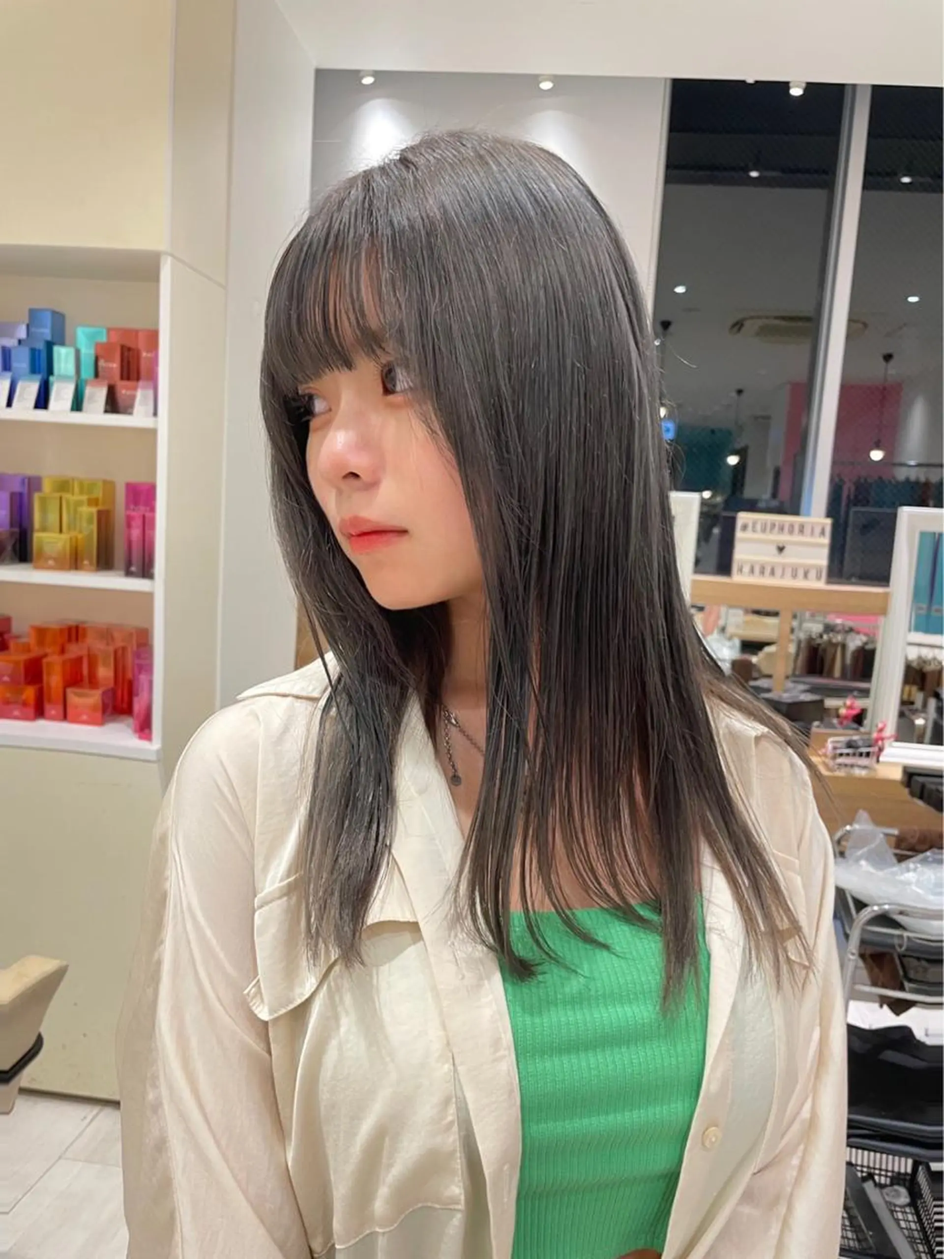 セミロング カラー ベージュカラー グレージュ 韓国風ハッシュカット 似合わせレイヤー池袋のヘアスタイル