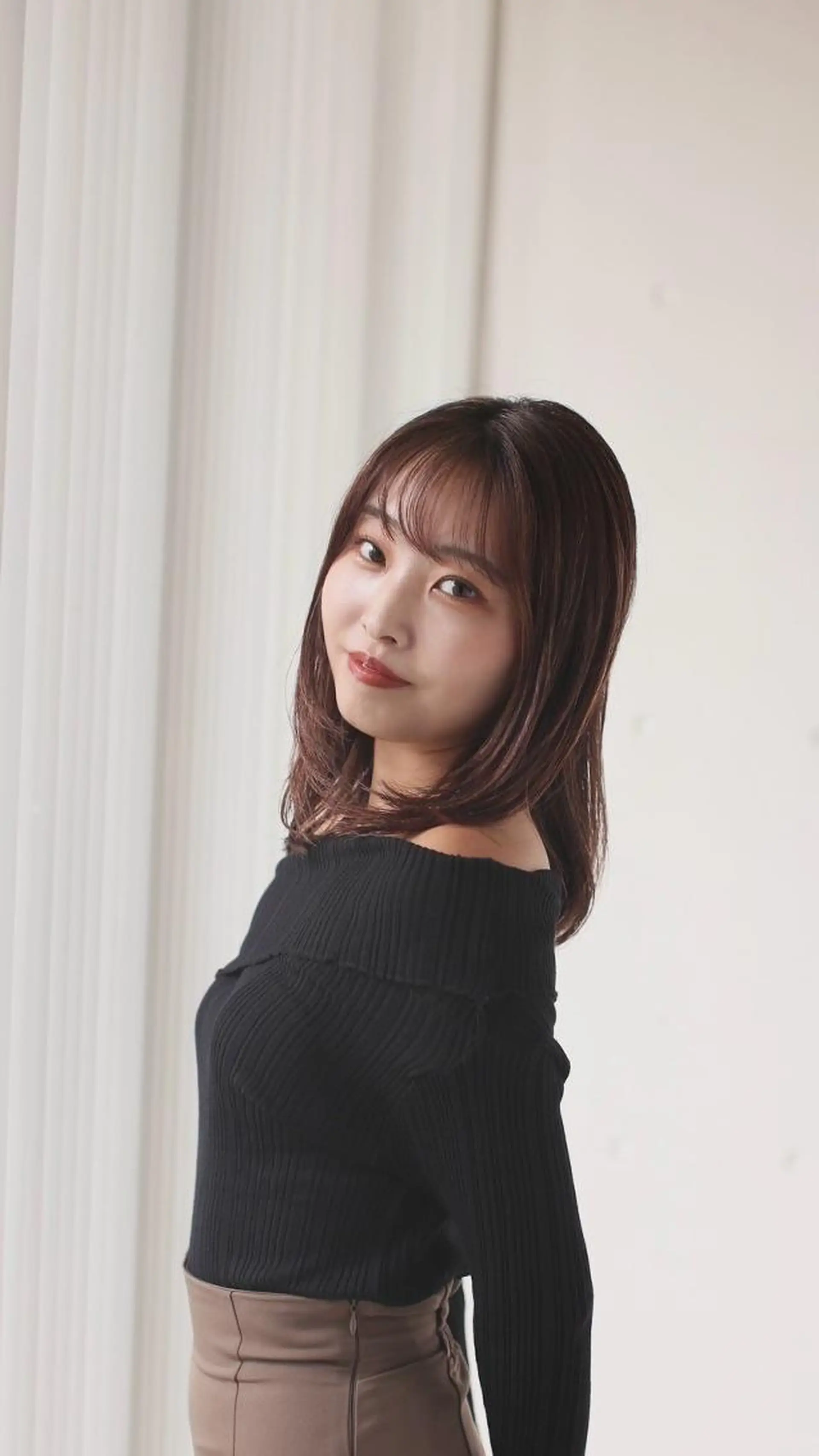 ミディアム カラー レイヤーカット 中西 美聖のヘアスタイル