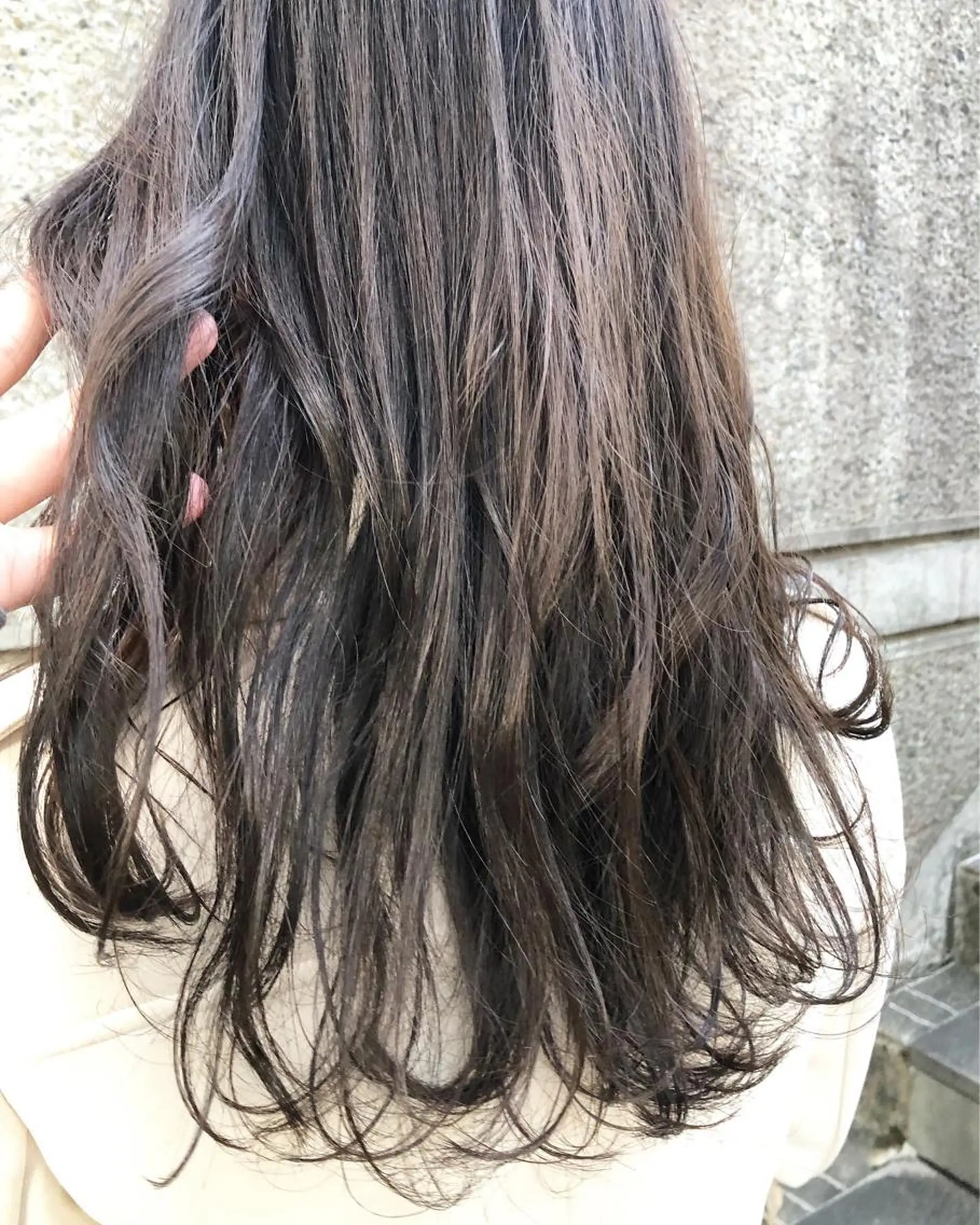 ロング カラー ヘアアレンジ ベージュカラー 透明感カラー オリーブベージュ ヘアカラー トリートメント メンズ特化✂️栗原 侑也のヘアスタイル