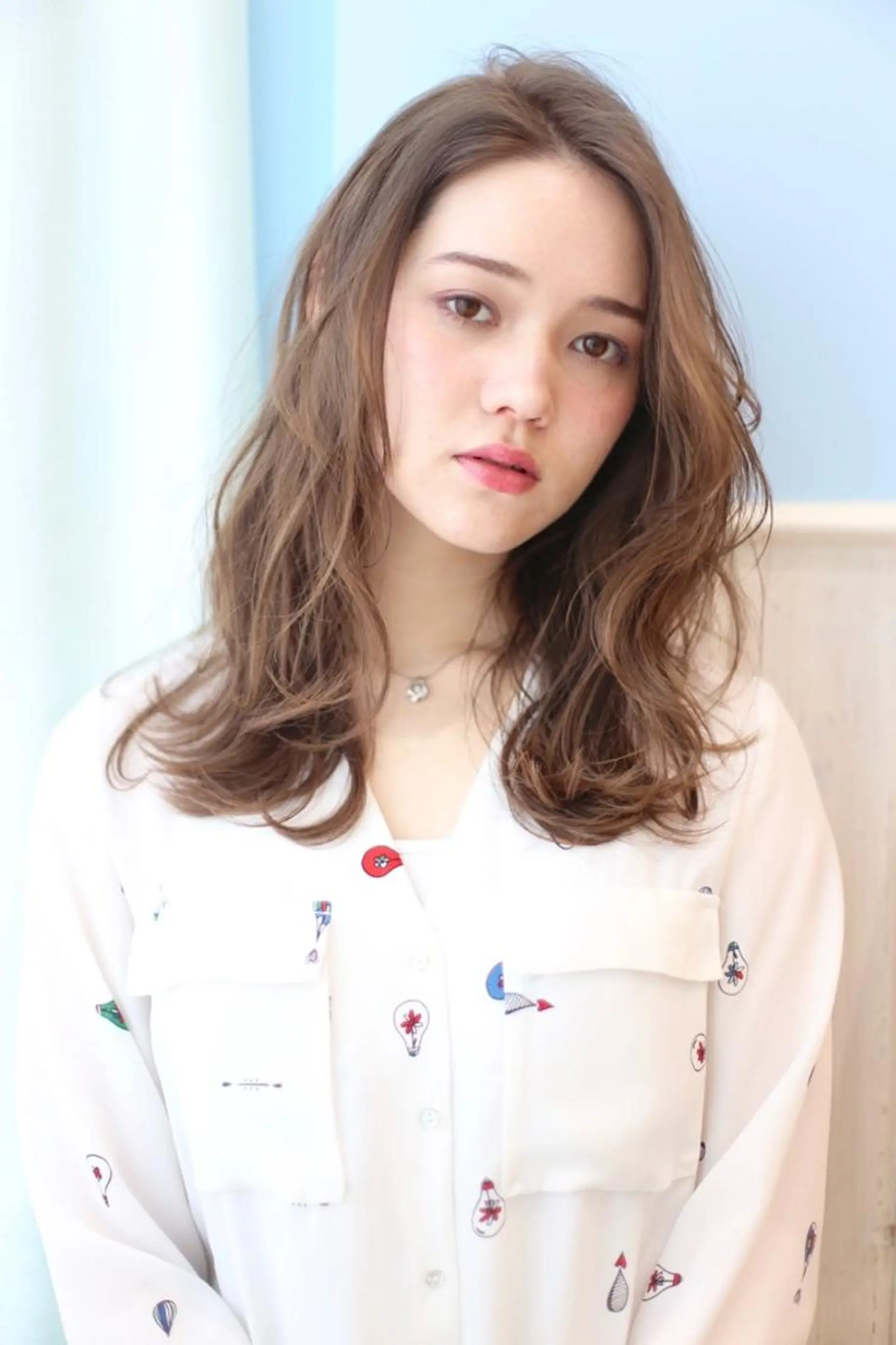 ミディアム 小林 永佳のヘアスタイル