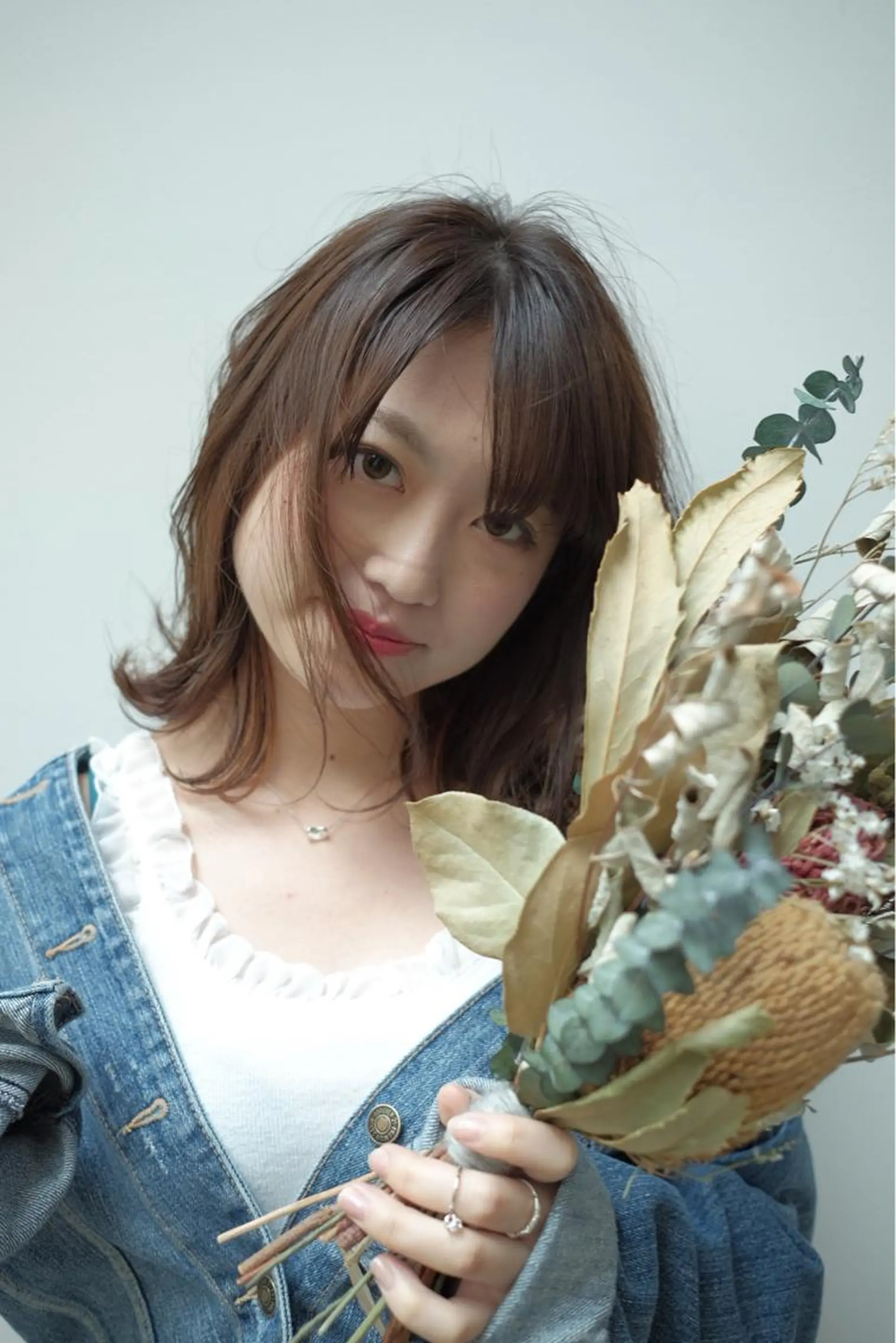 ミディアム カット ヘアカラー 佐藤 旭のヘアスタイル