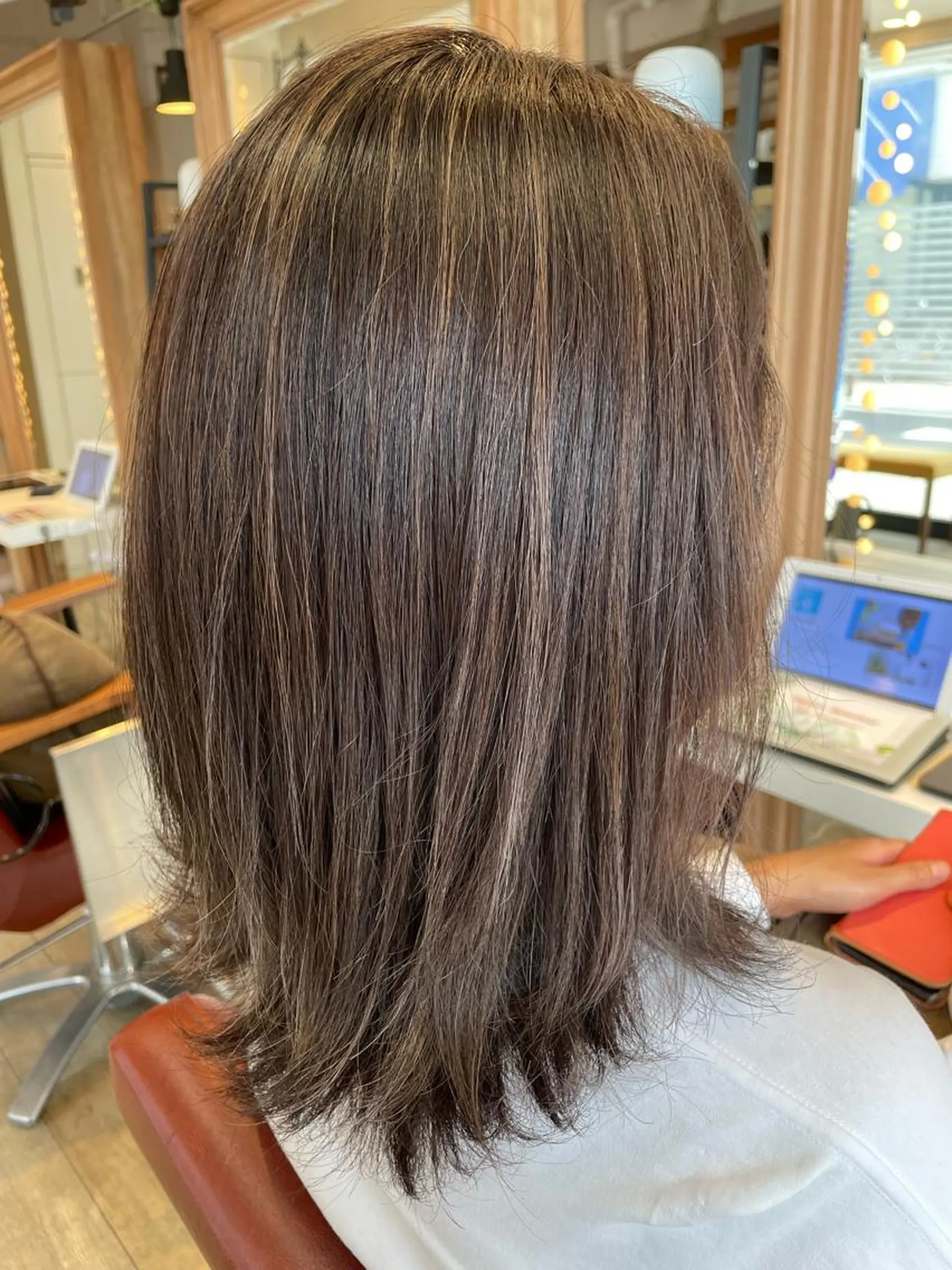 ミディアム カラー ベージュカラー ハイライトカラー ハイライト ヘアカラー トリートメント ✨横須賀髪質改善✨️ 加藤 百音のヘアスタイル