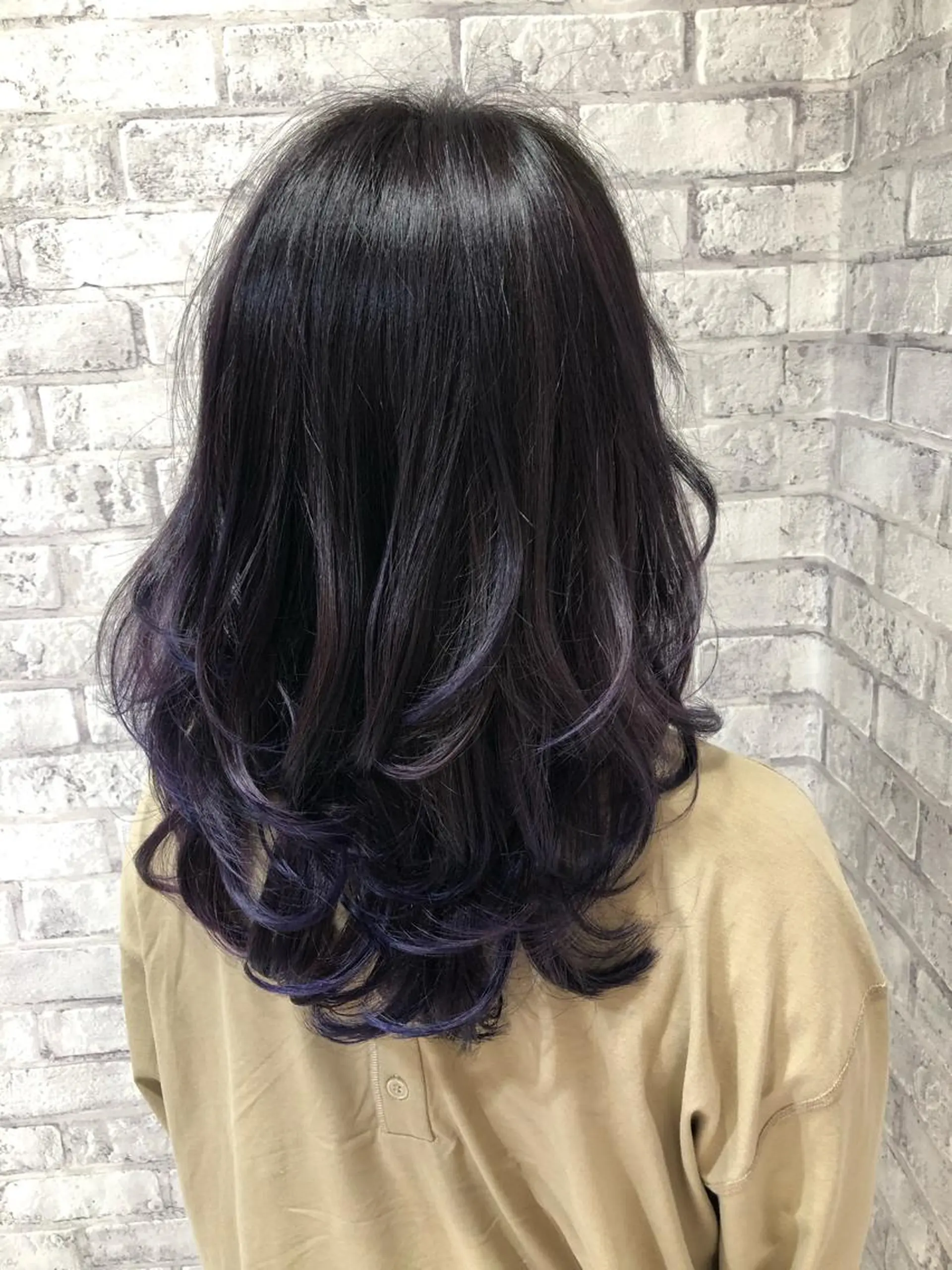 ミディアム カラー ヘアアレンジ グラデーションカラー パープルカラー レイヤーカット カット ヘアカラー トリートメント 秋山 幸太のヘアスタイル